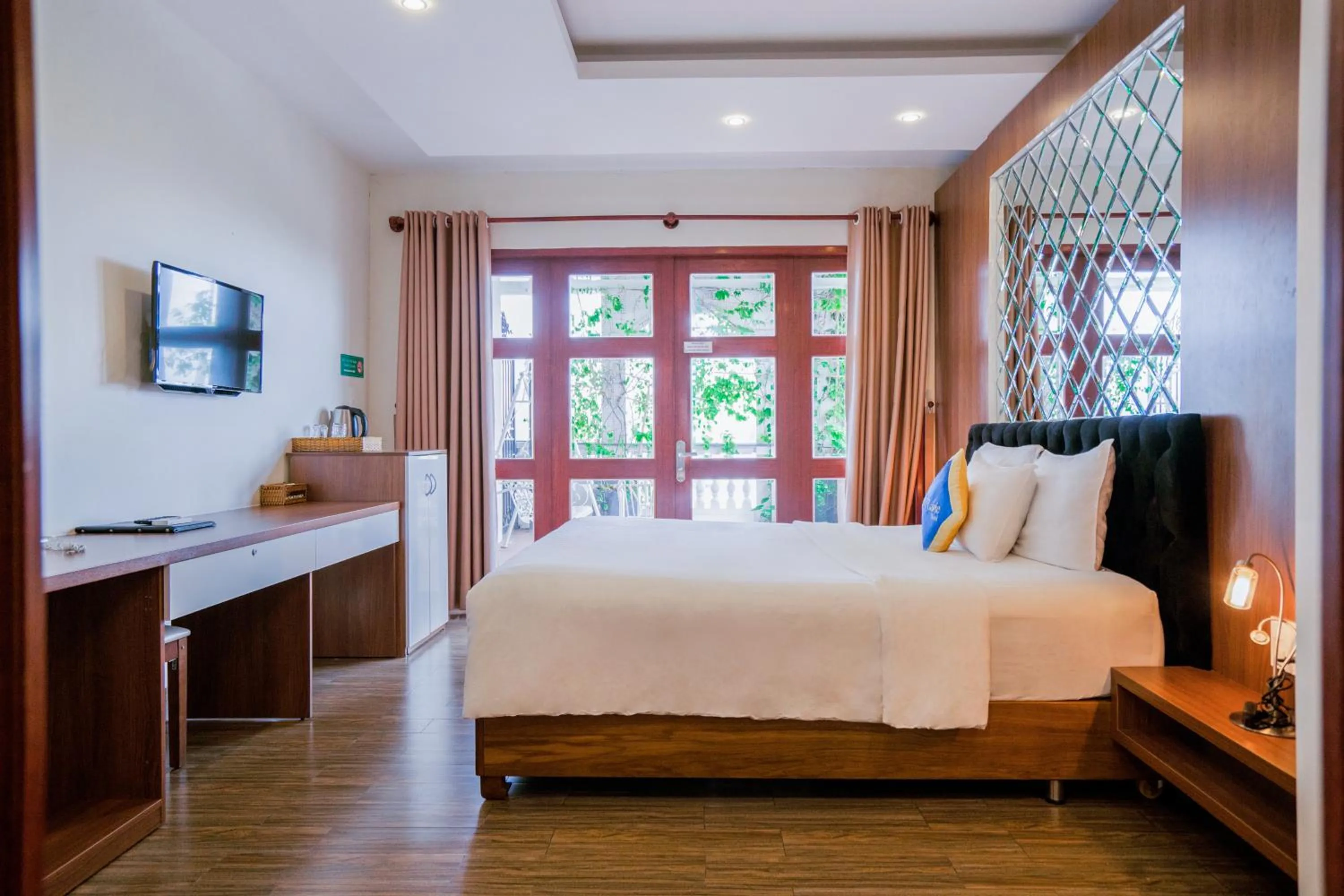 Bed in C'Lavie Hotel - Saigon Airport Hotel