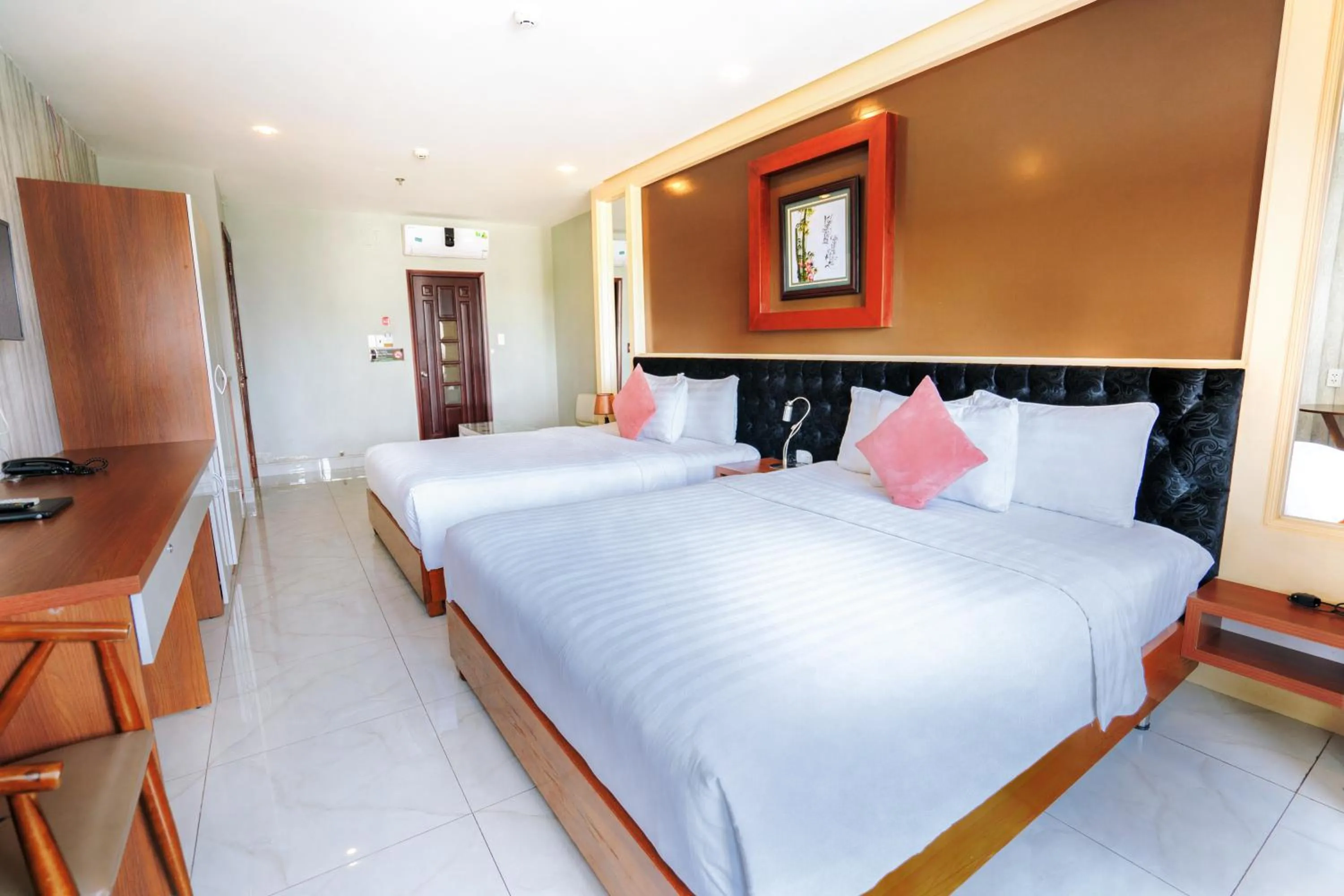 Bed in C'Lavie Hotel - Saigon Airport Hotel