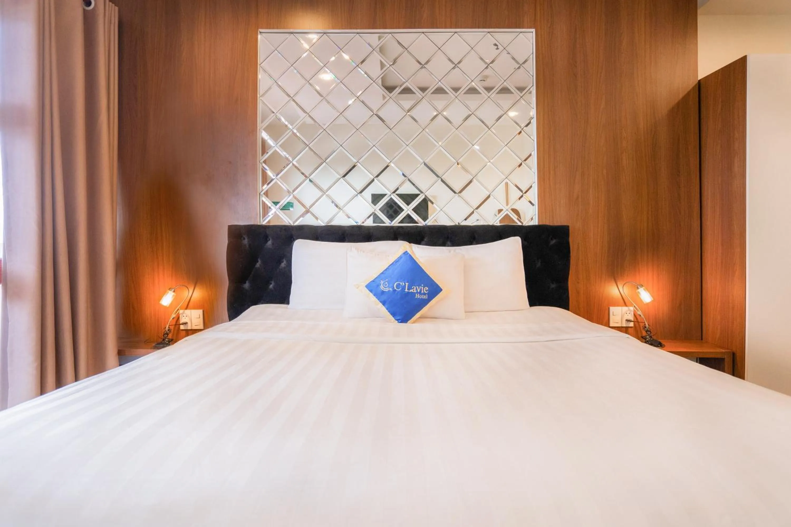 Bed in C'Lavie Hotel - Saigon Airport Hotel
