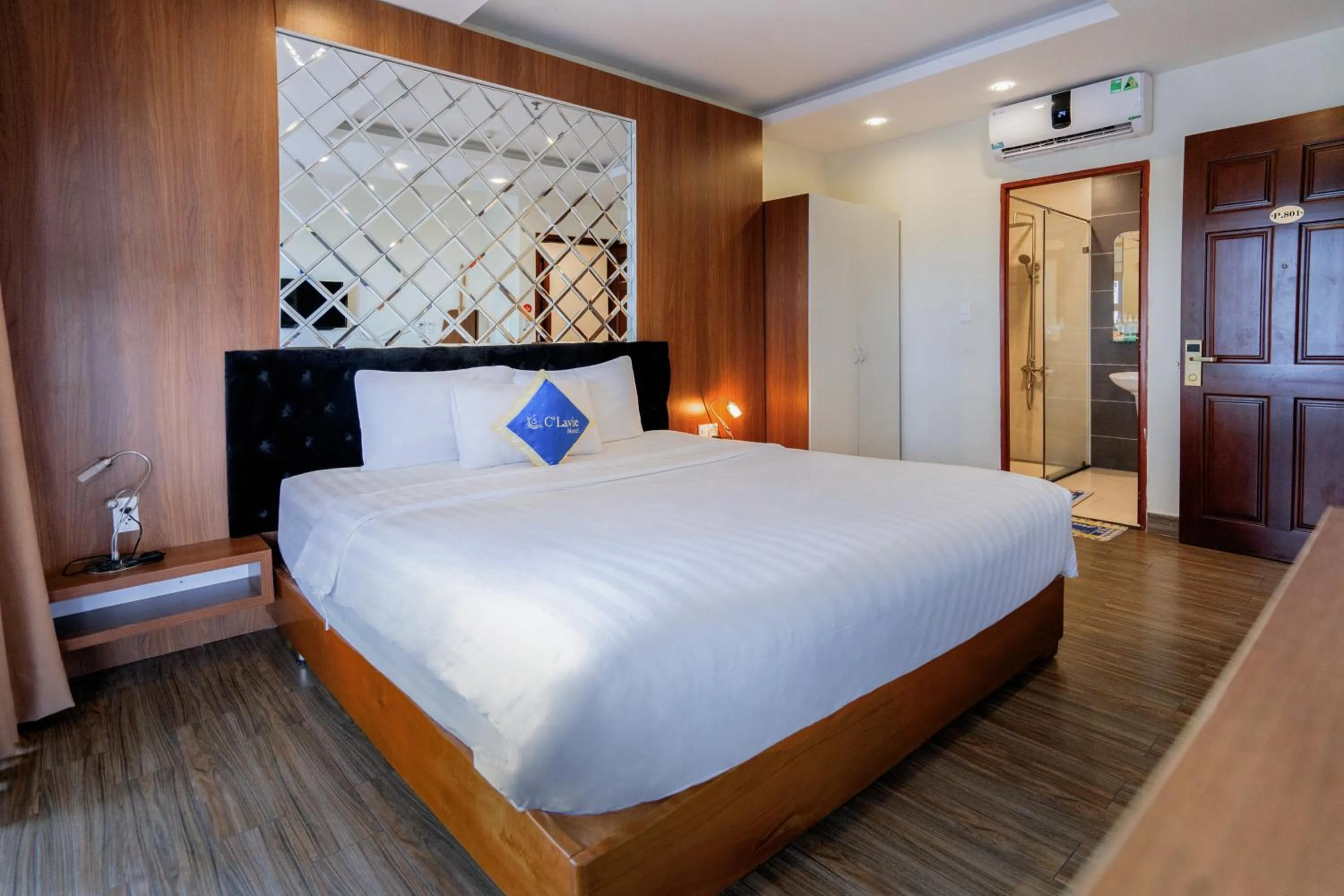 Bed in C'Lavie Hotel - Saigon Airport Hotel