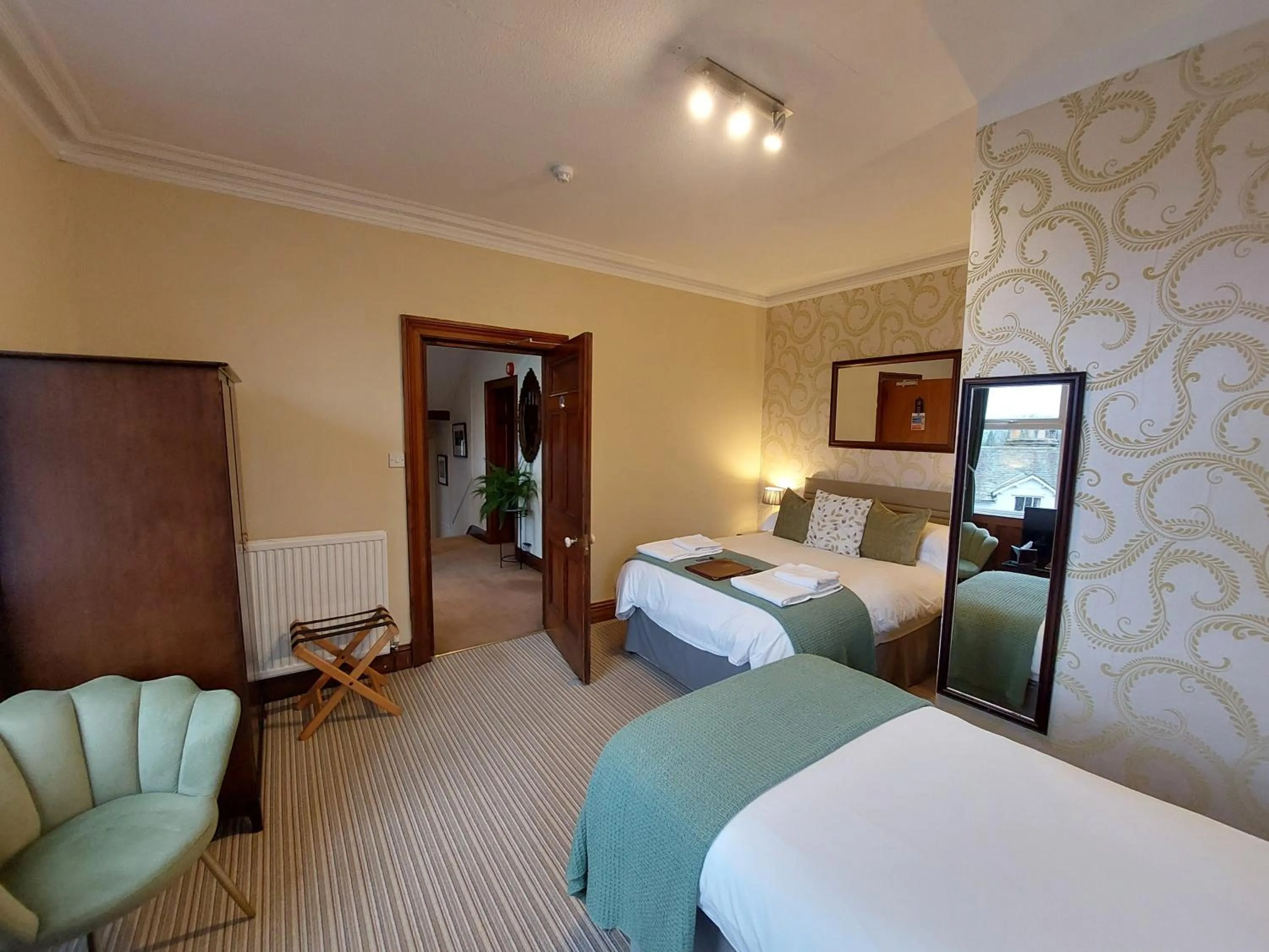 Photo of the whole room, Bed in 1 Park Road