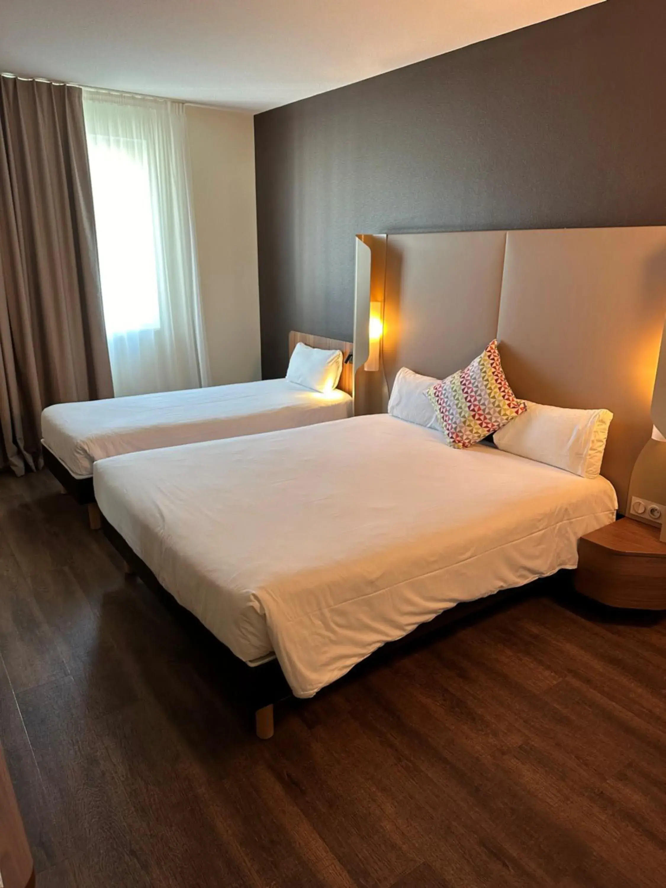 Standard Triple Room in Campanile Saint Jean de Luz Standard Triple Room in Campanile Saint Jean de Luz