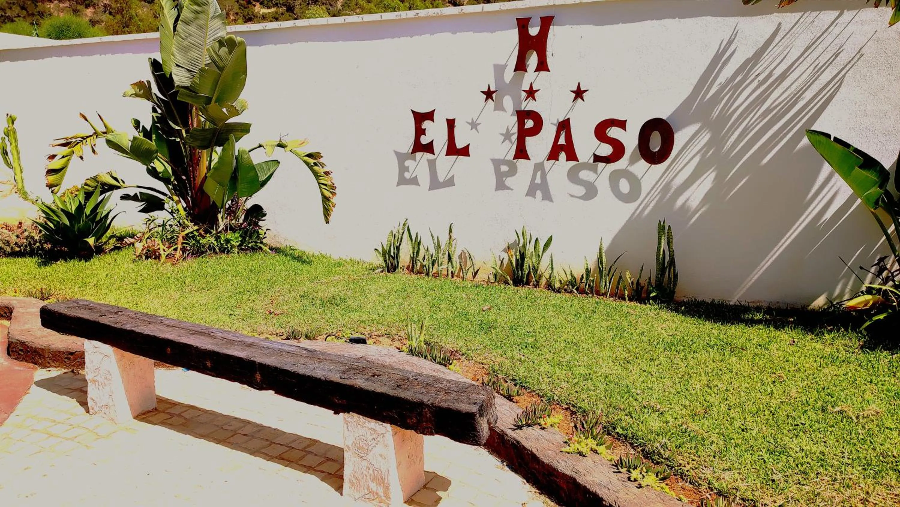 Property building in Hotel El Paso