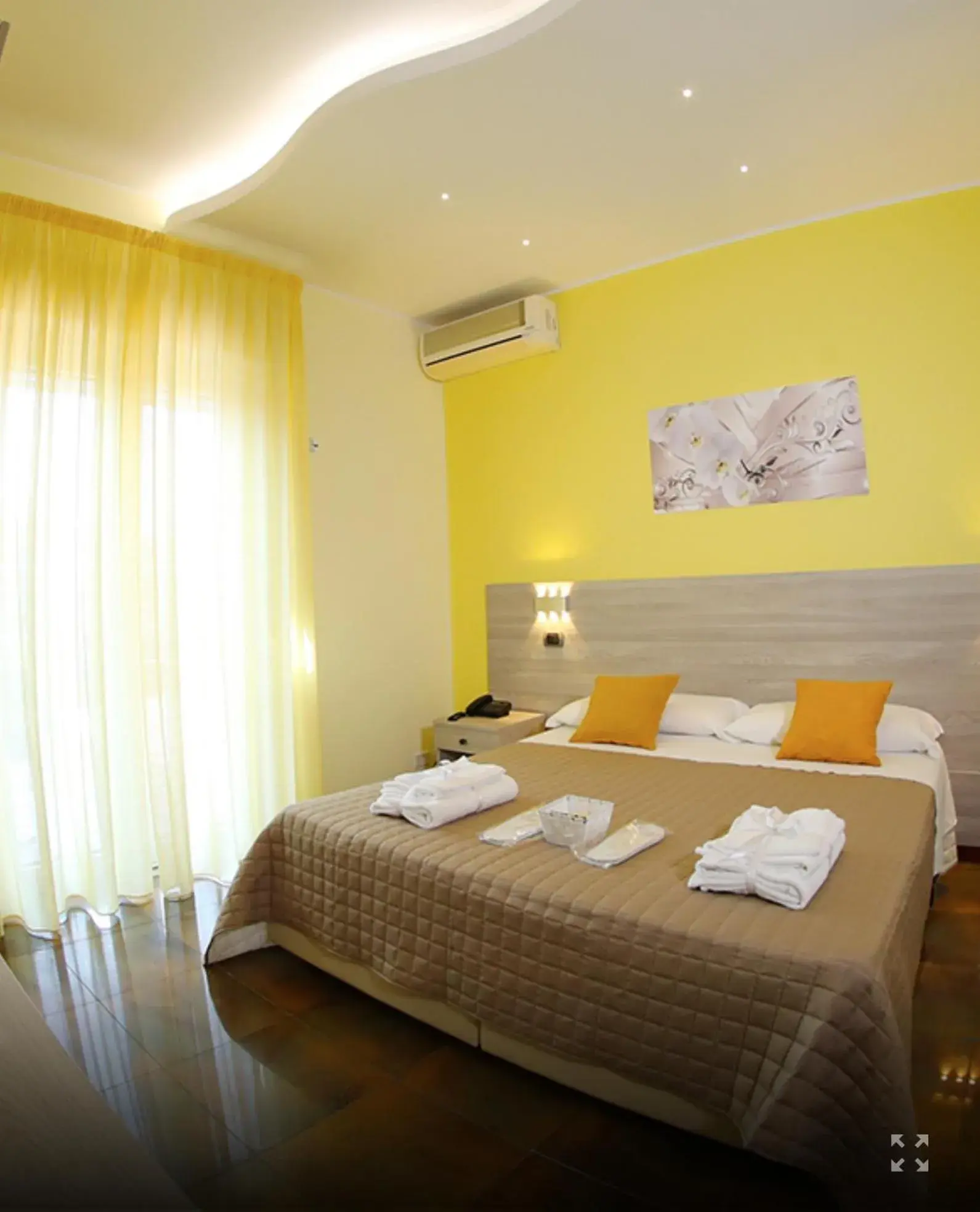 Deluxe Room in Policlinico Happy Home Deluxe Room in Policlinico Happy Home