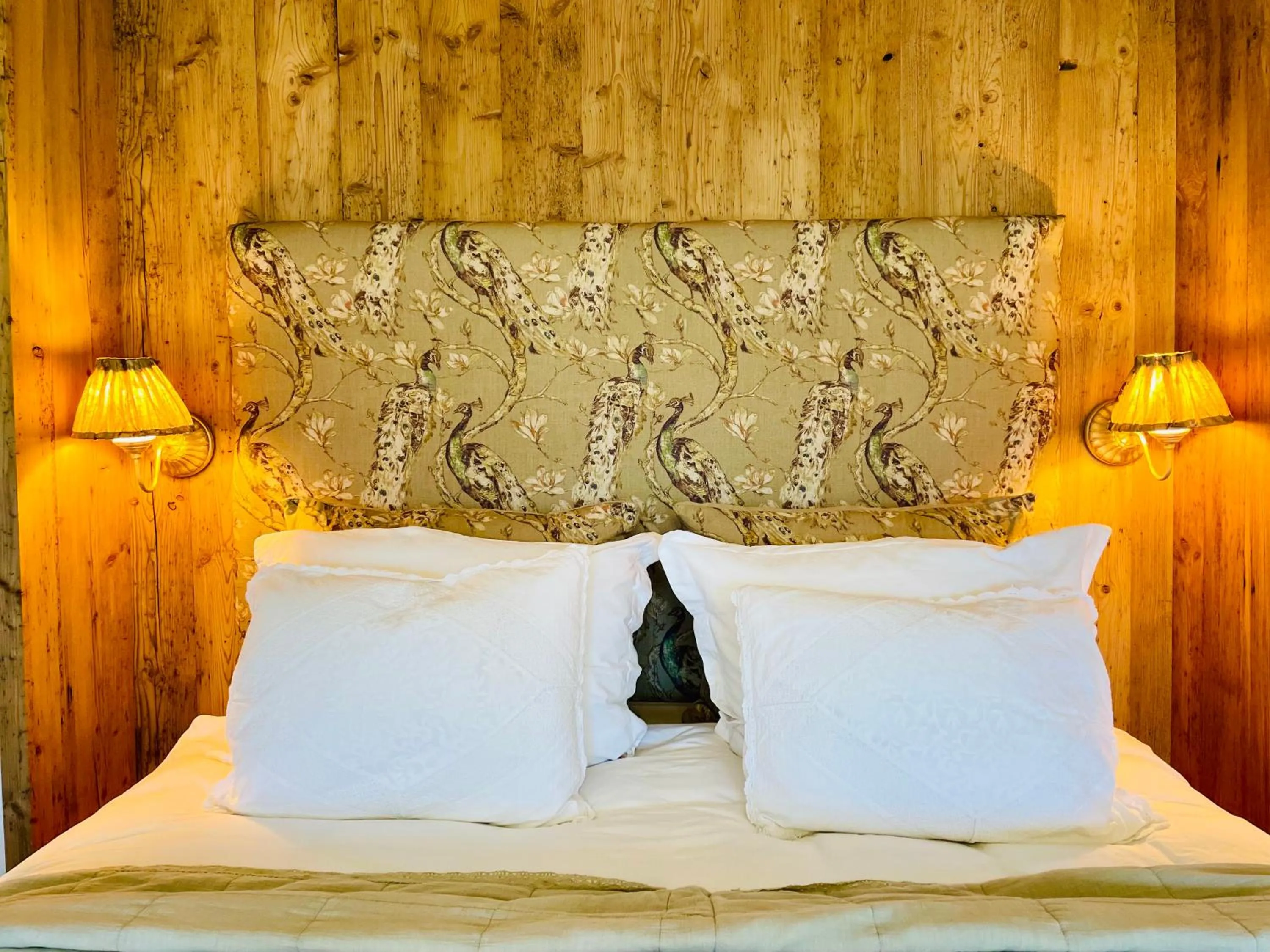 Bed in Weißt Du noch - Gästehäuser & Suiten