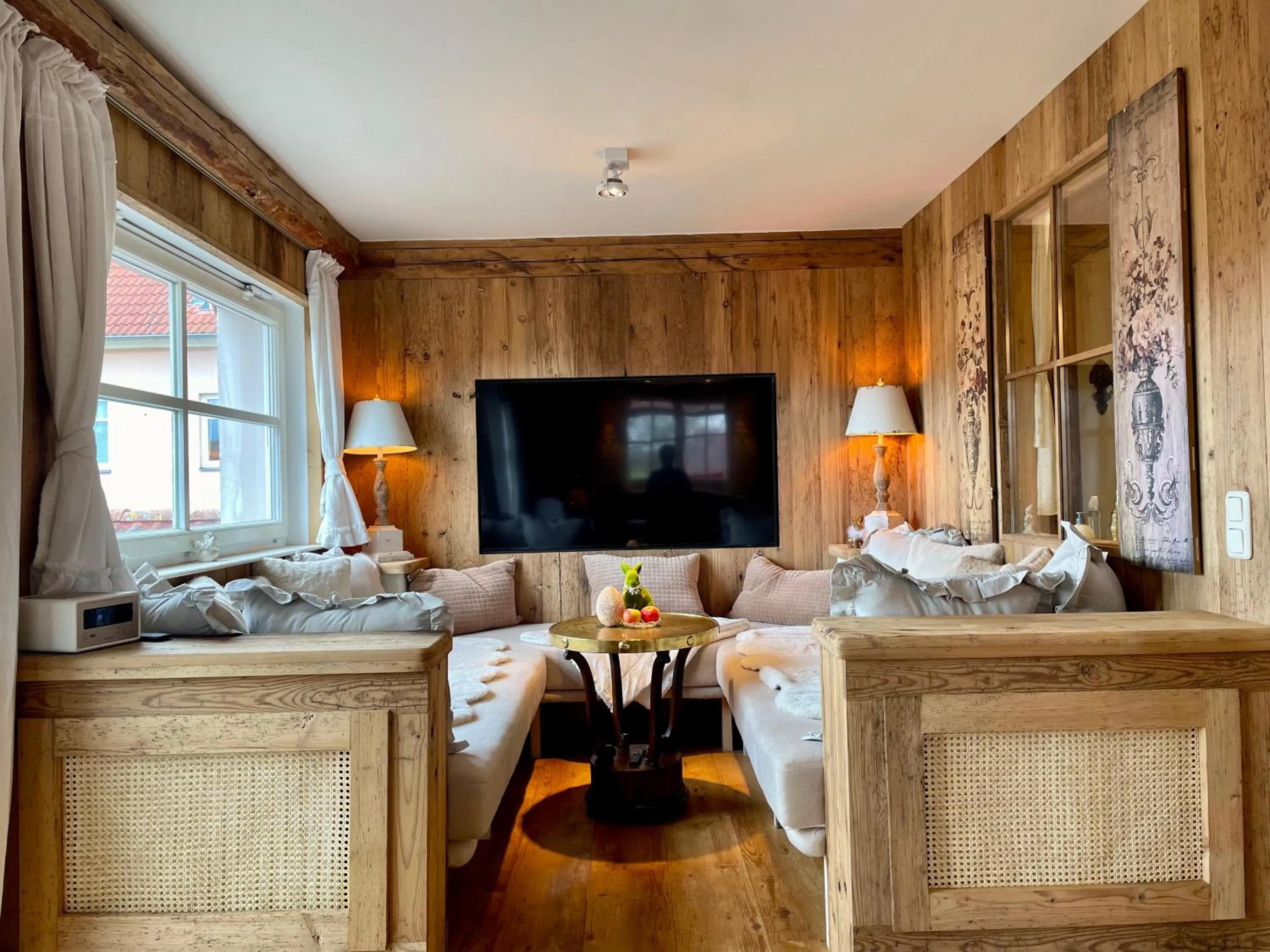 TV and multimedia in Weißt Du noch - Gästehäuser & Suiten