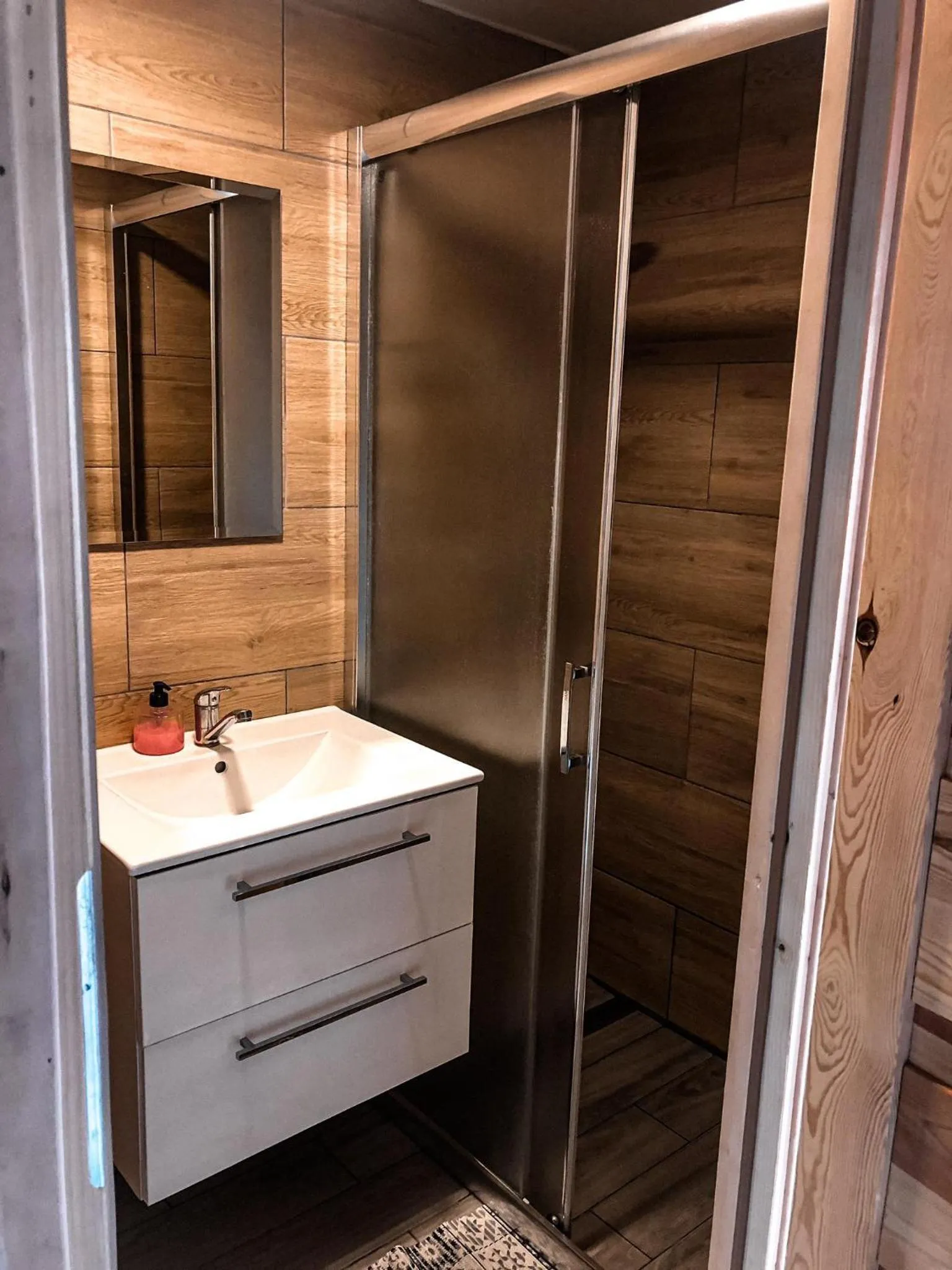 Shower in Wataha Zawóz