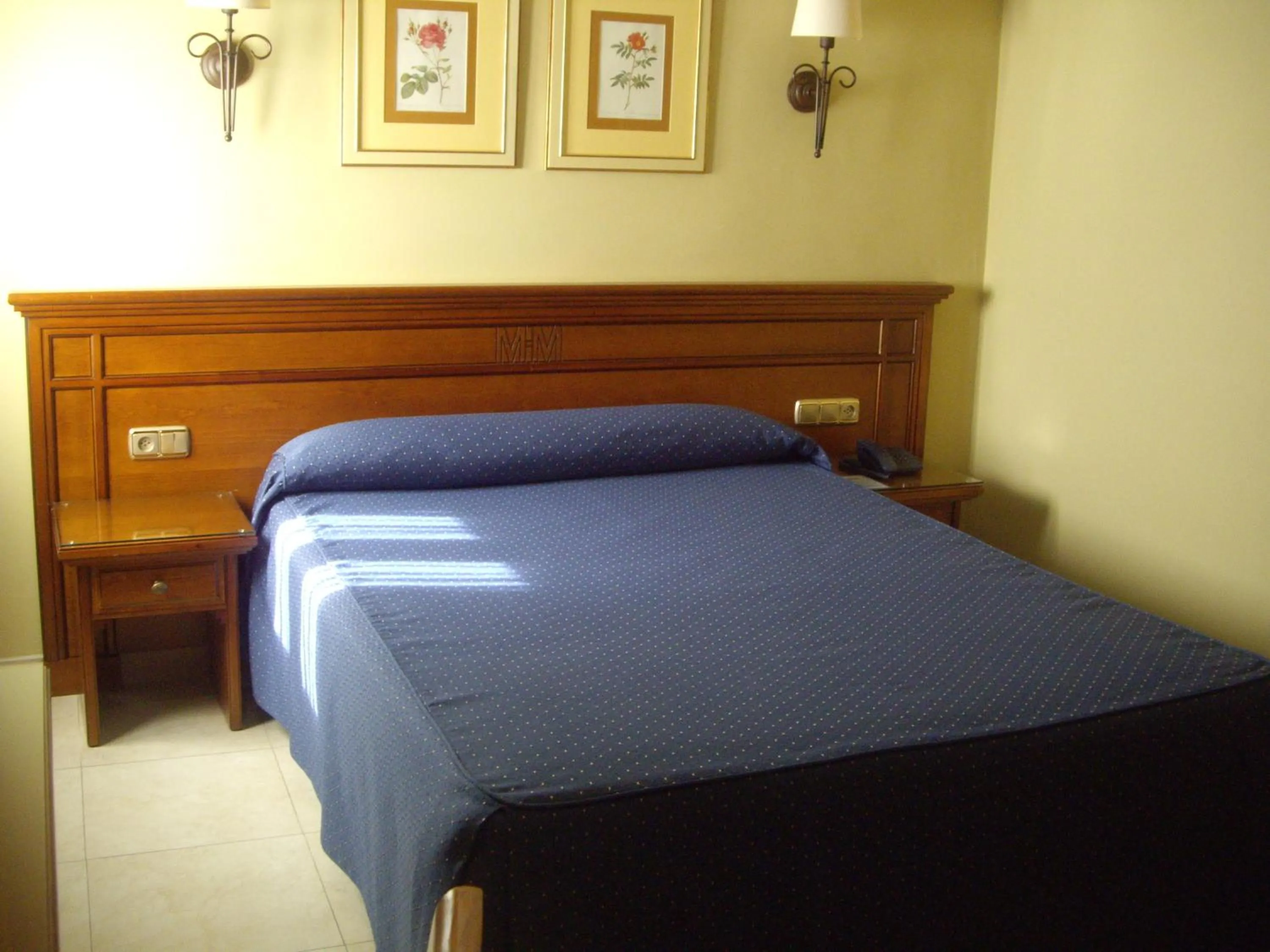 Photo of the whole room, Bed in Hotel Manolo Mayo
