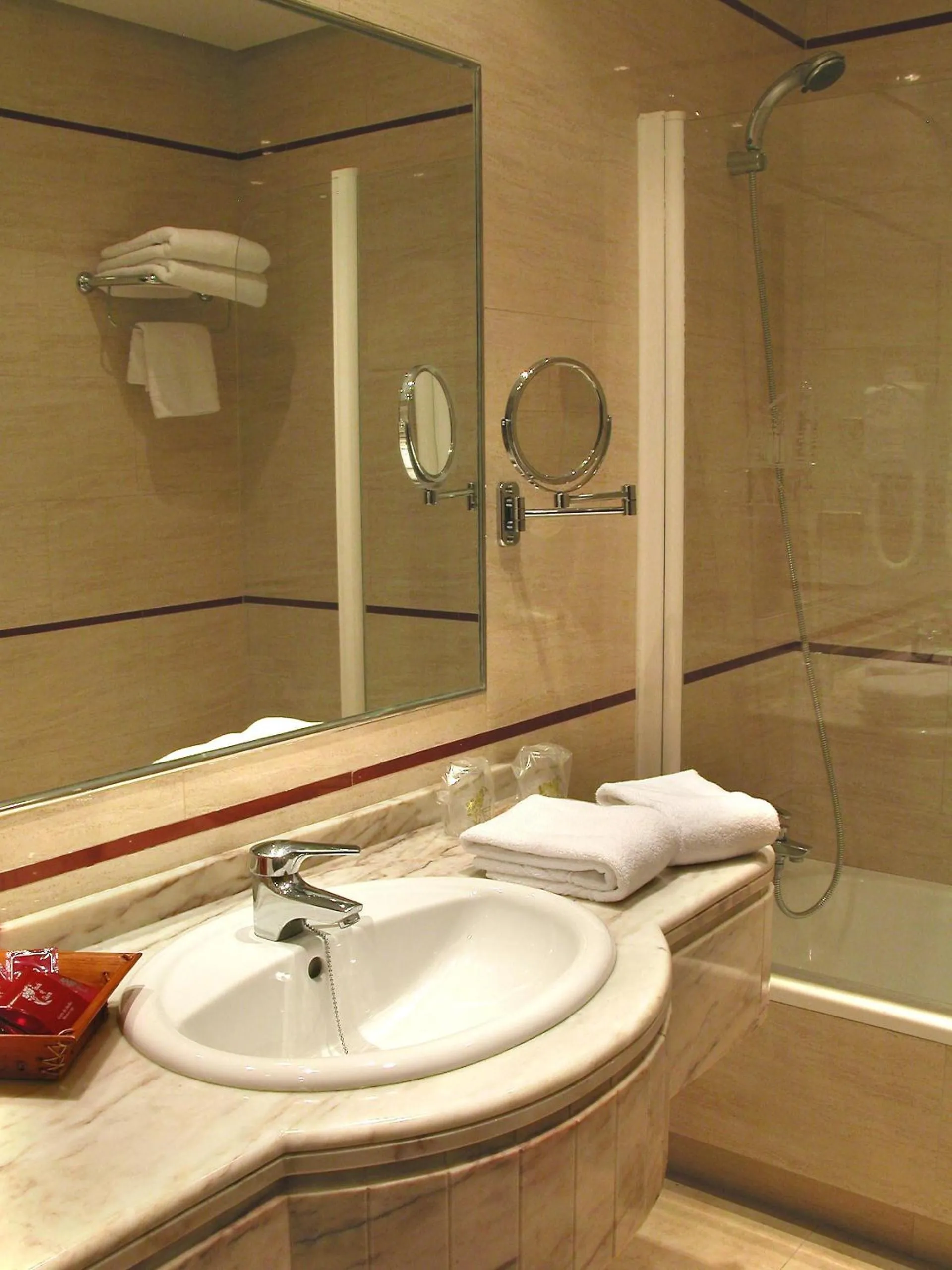 Bathroom in Hotel Manolo Mayo