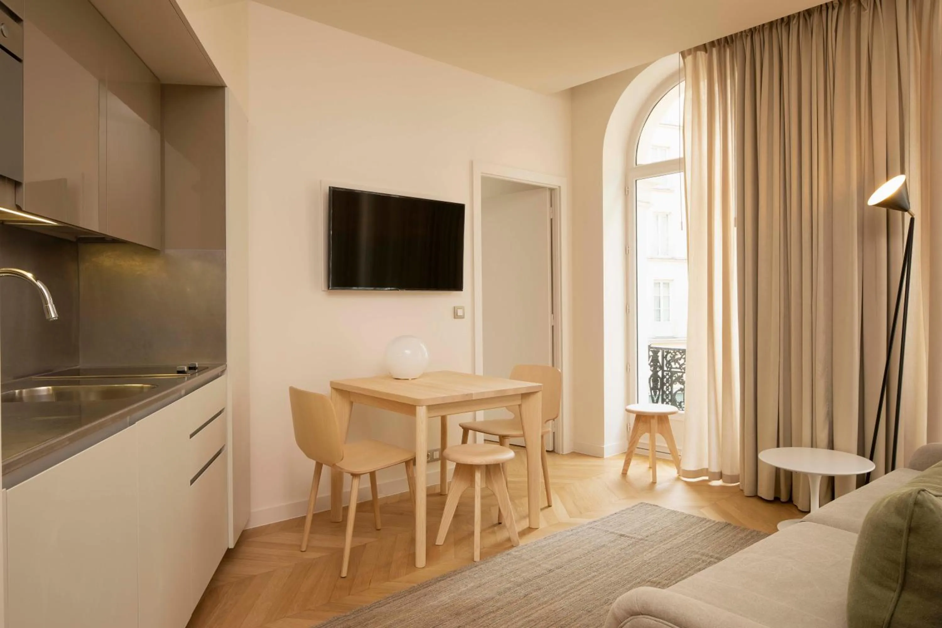 TV and multimedia in Résidence Nell Paris