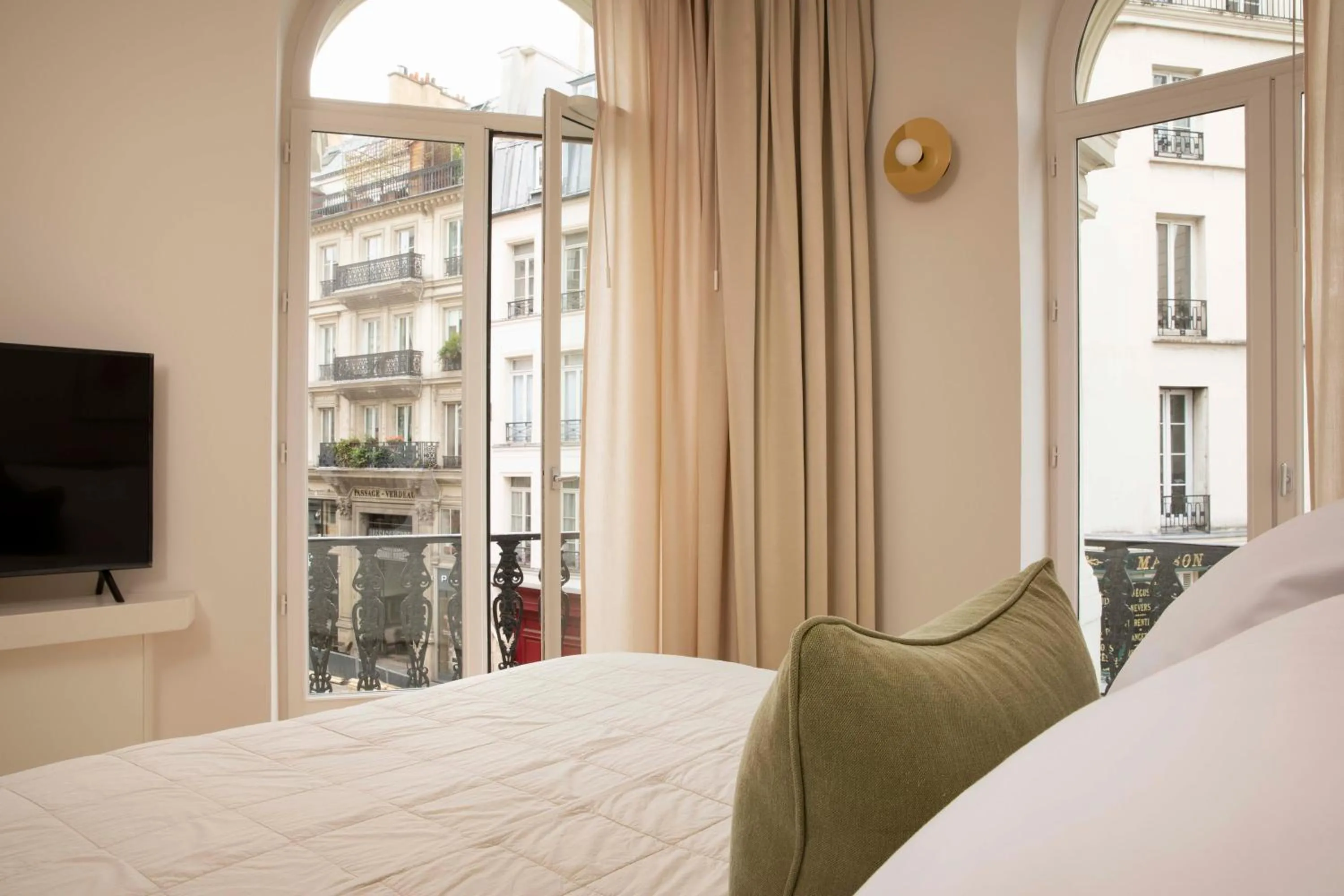 Bed in Résidence Nell Paris