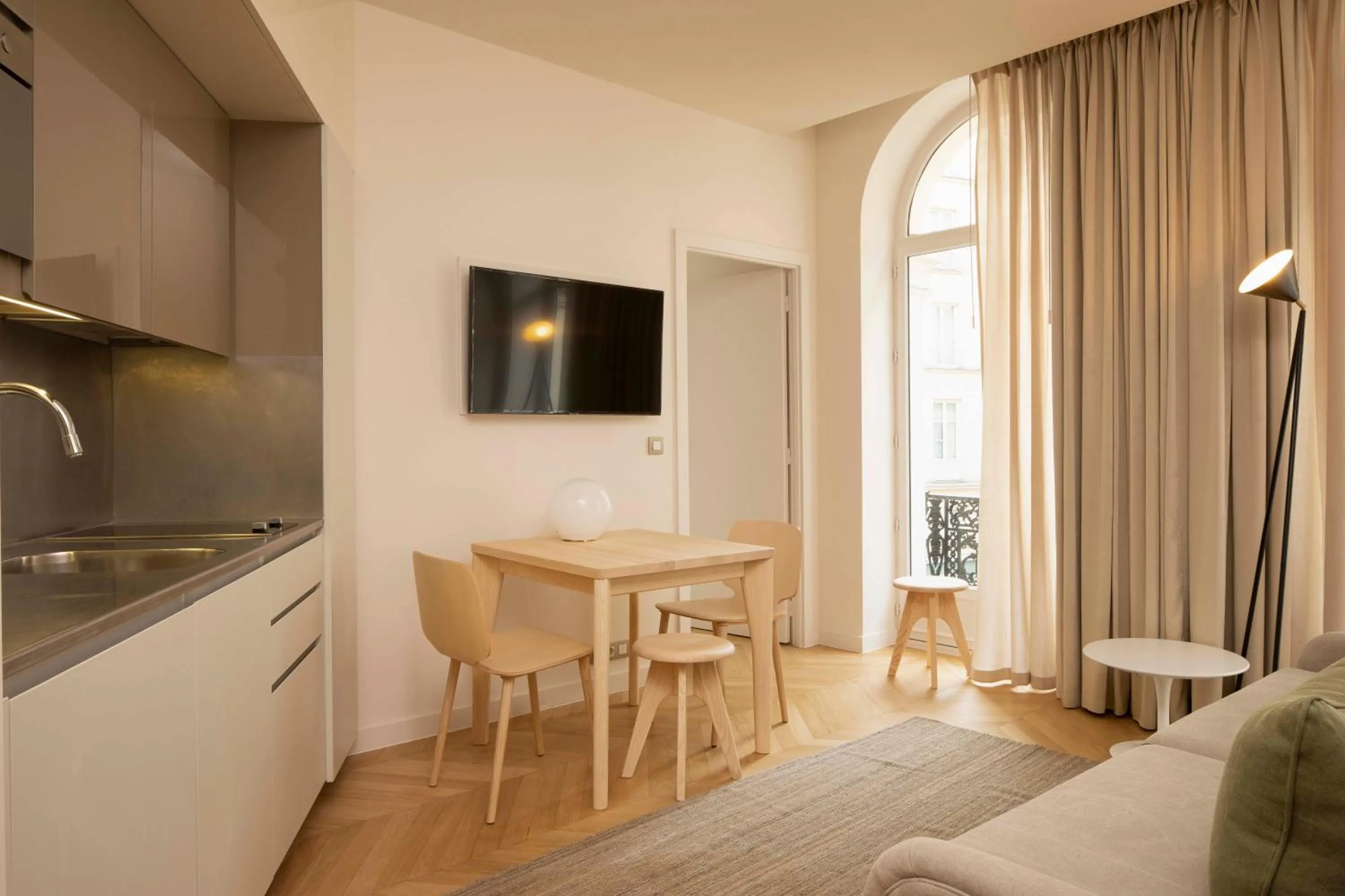 TV and multimedia in Résidence Nell Paris