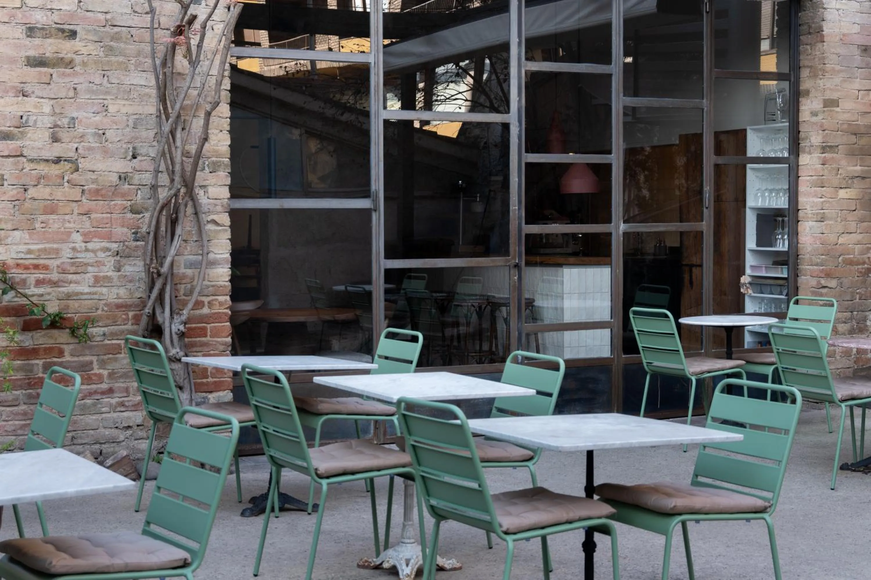 Patio in Flora
