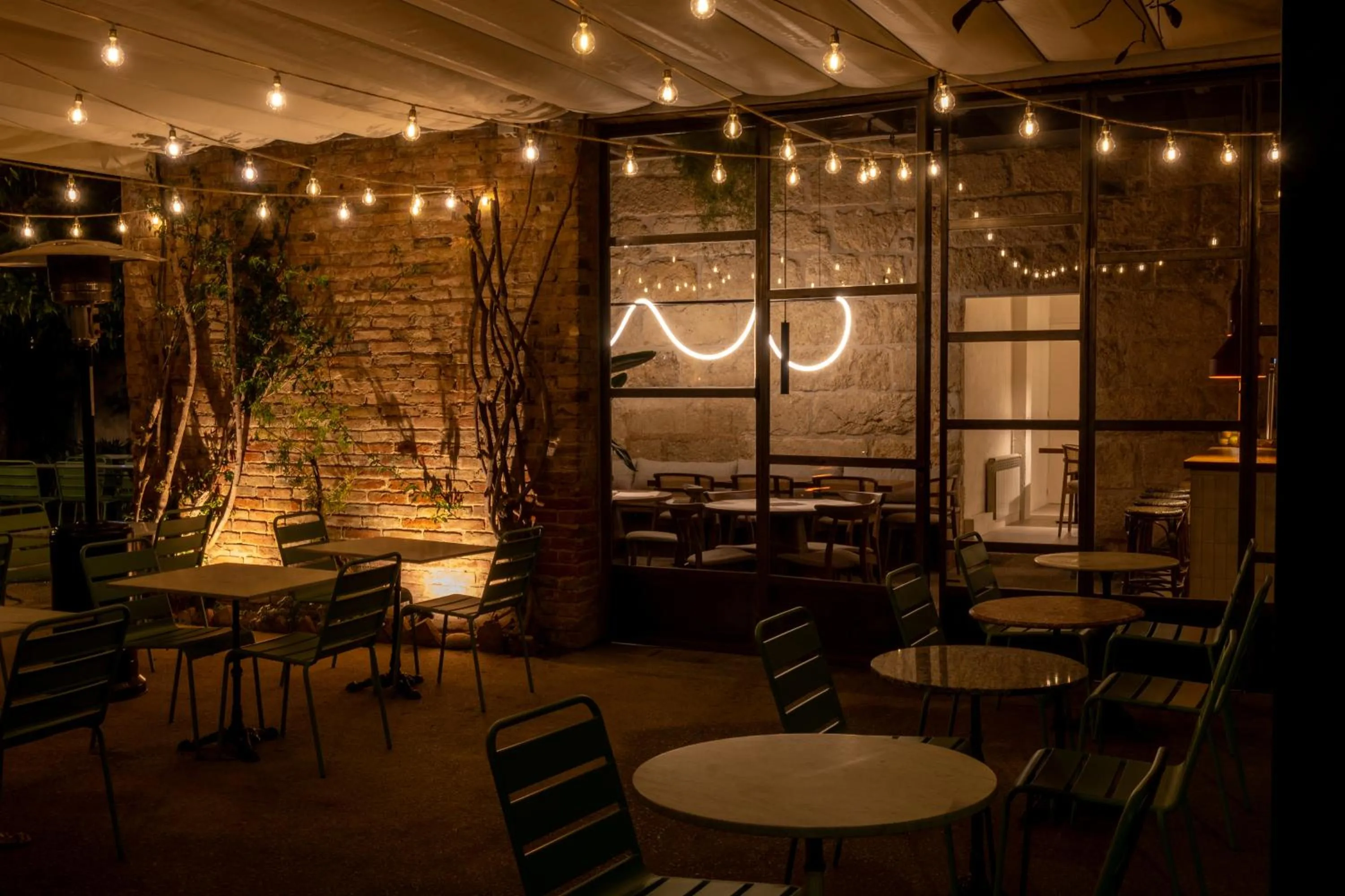 Patio in Flora