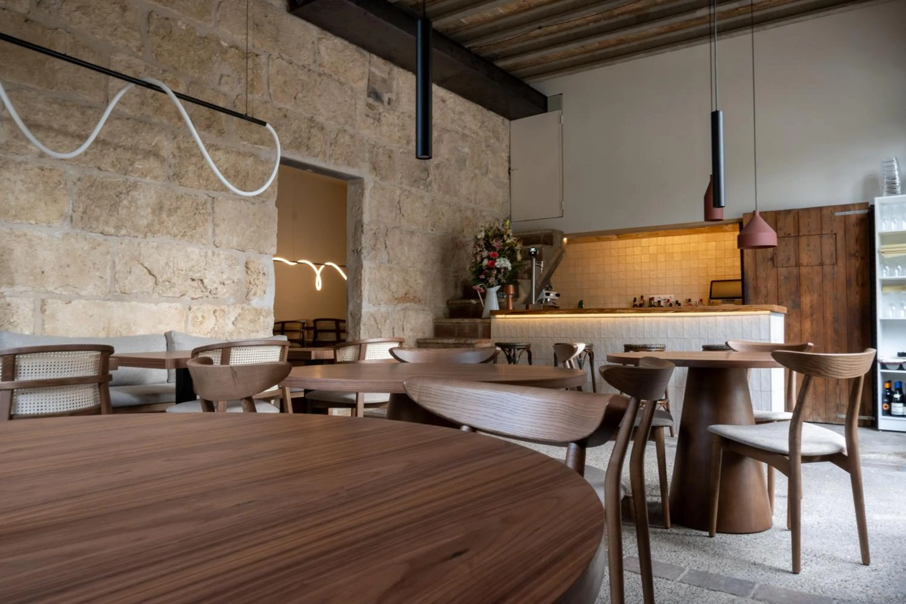 Restaurant/places to eat in Flora