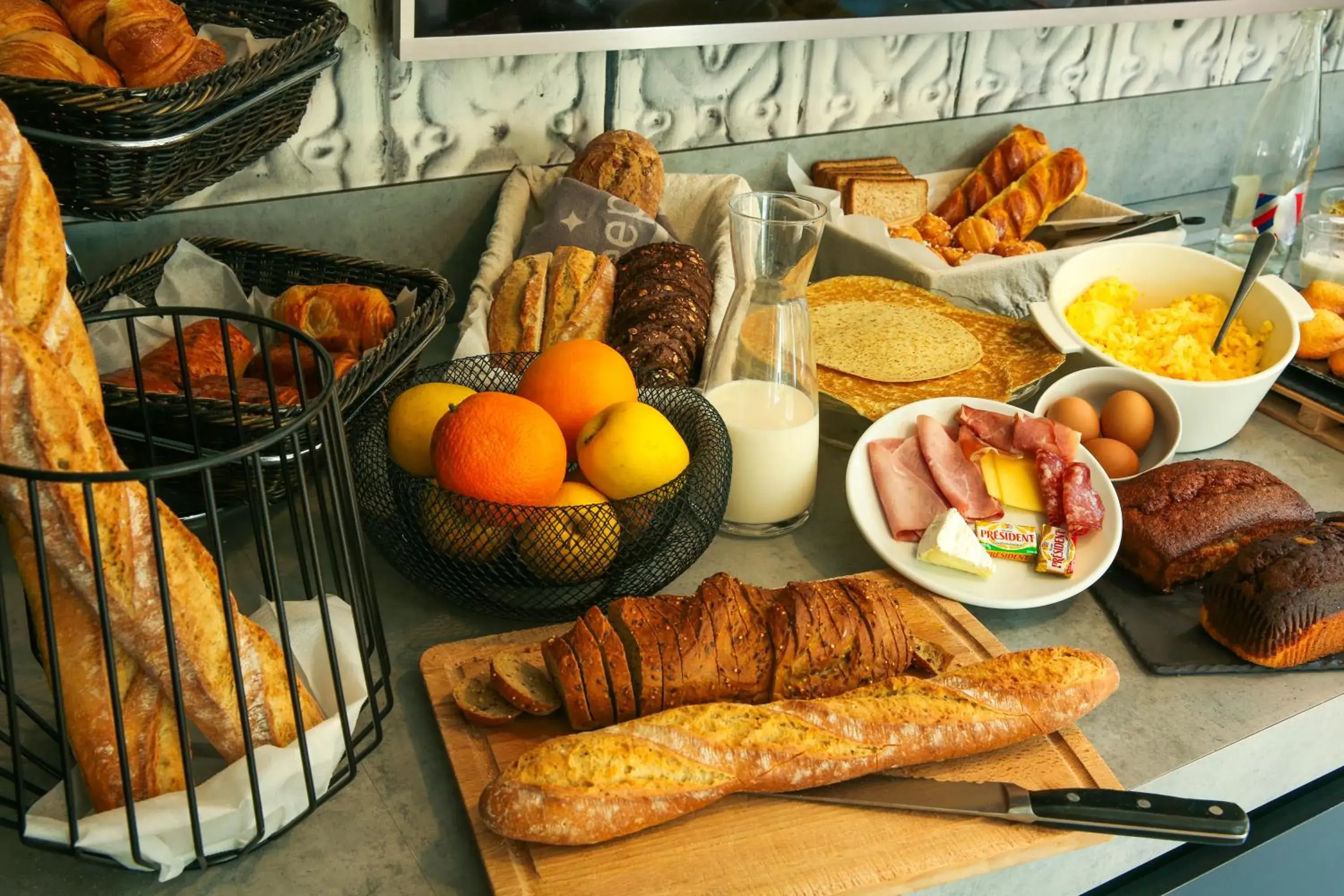 CAMPANILE PARIS - Clichy Centre CAMPANILE PARIS - Clichy Centre