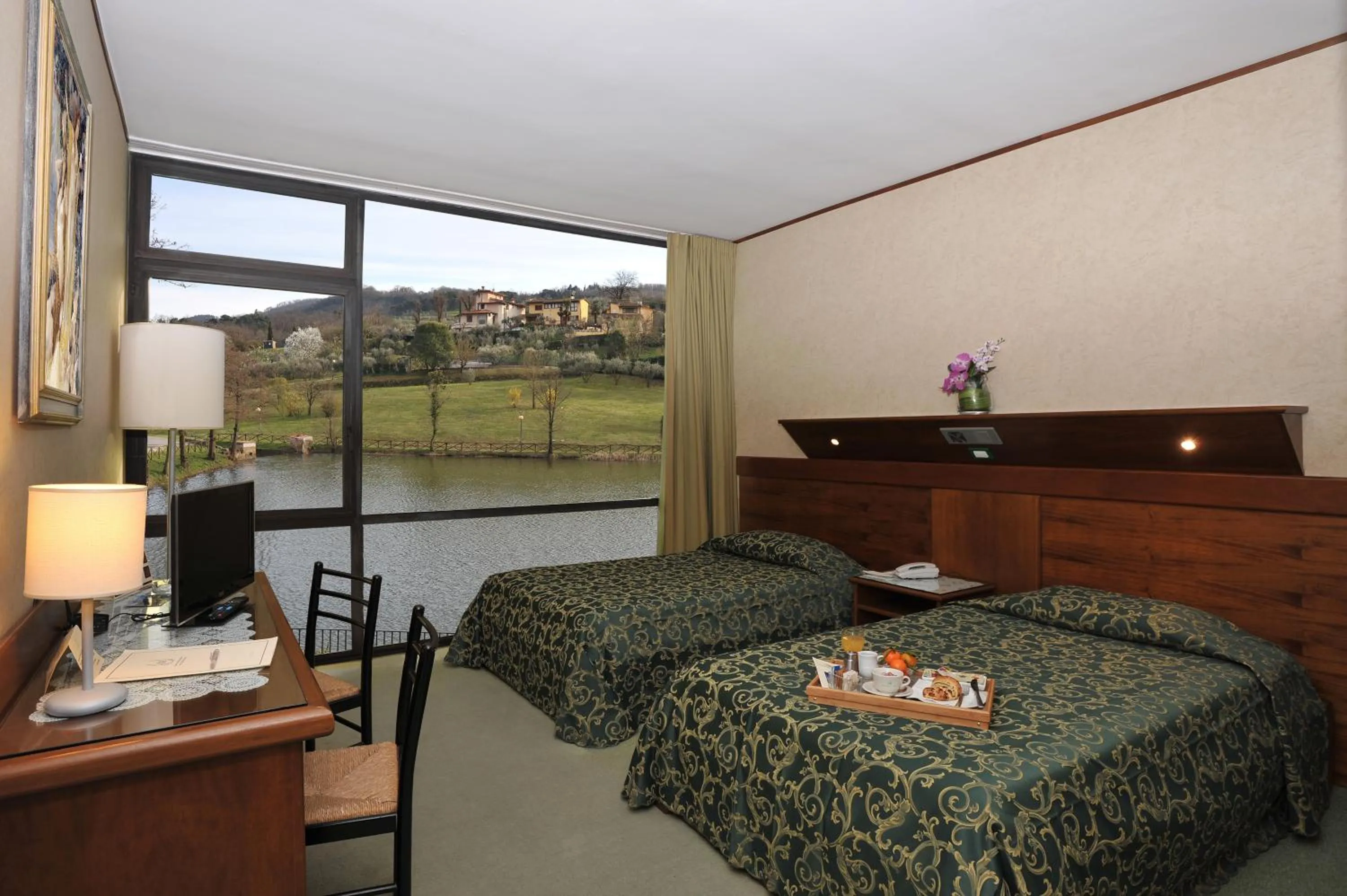 Bed in Hotel Lago Verde