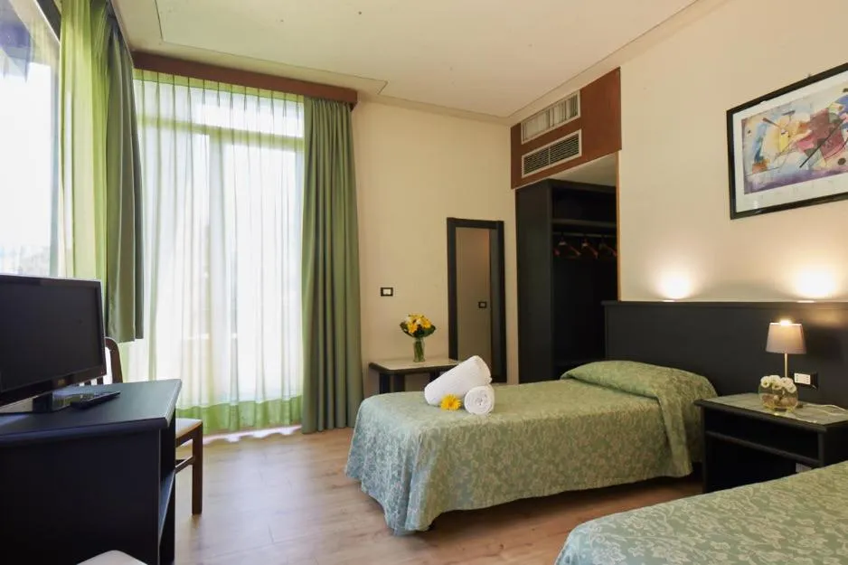 Photo of the whole room, Bed in Hotel Lago Verde