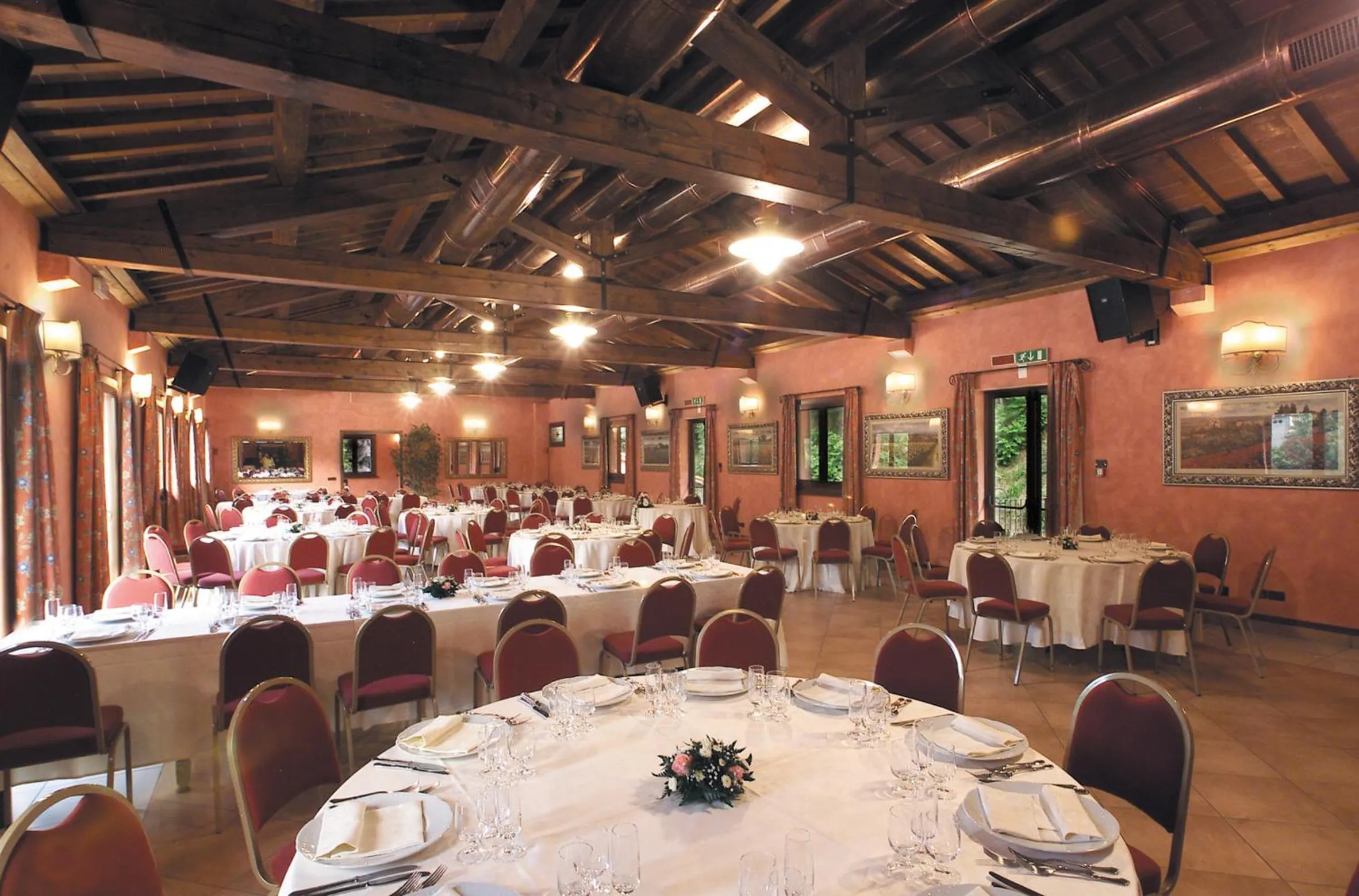 Restaurant/places to eat in Hotel Lago Verde