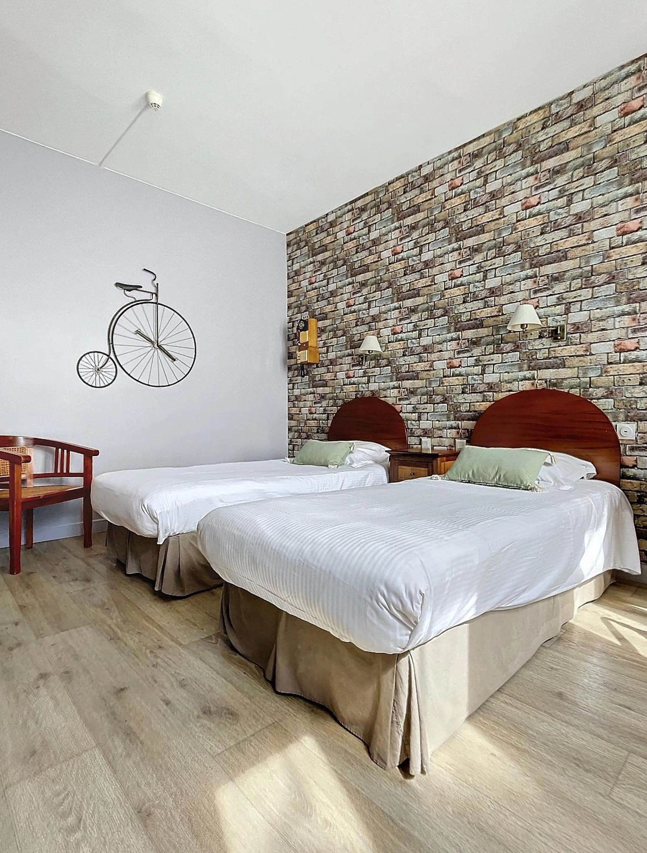 Bed in The Originals Boutique, Hôtel Roca-Fortis, Rochefort