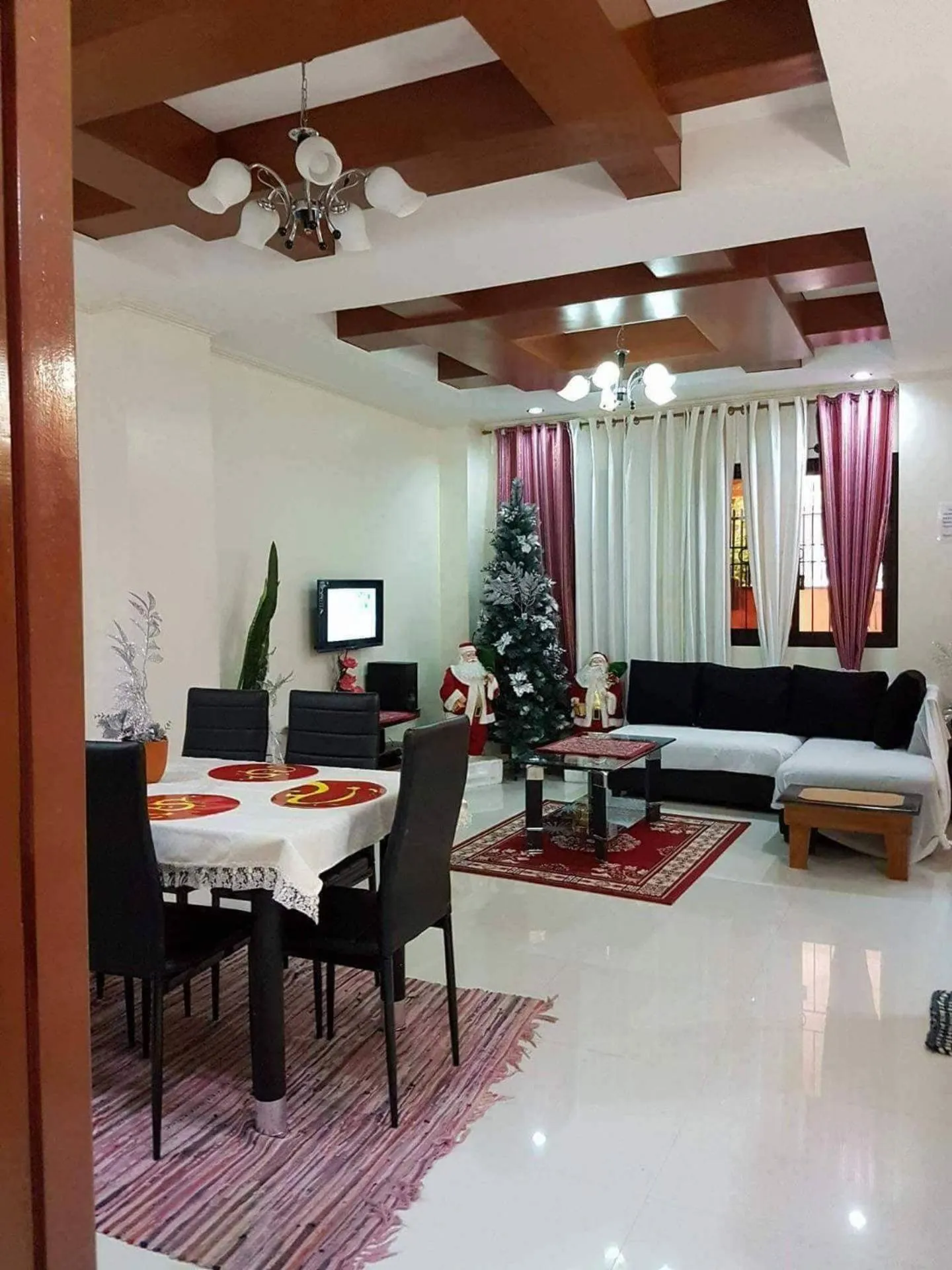 Living room in Mary Chiang Baguio Transient House