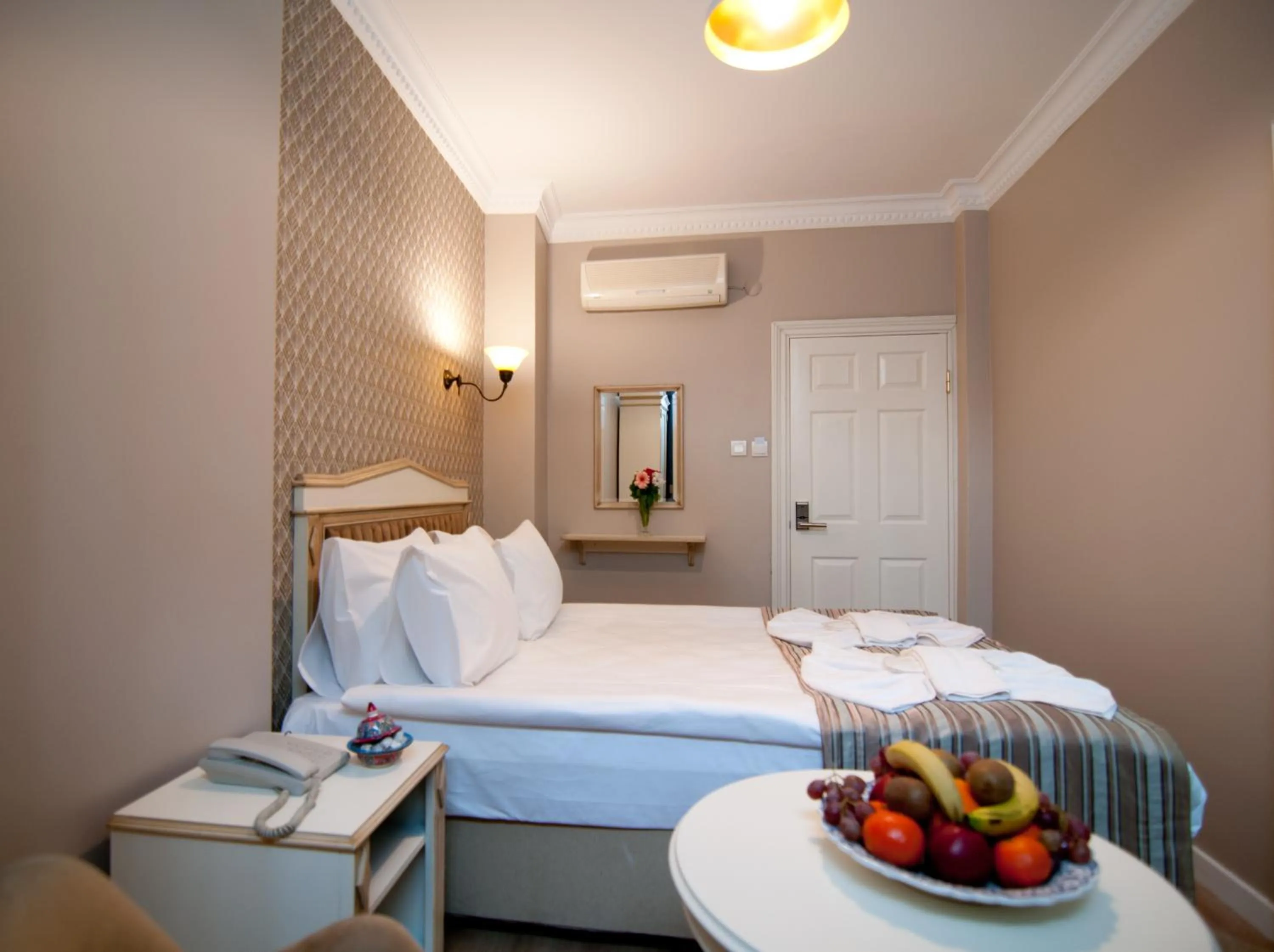 Bed in Mevlana Hotel