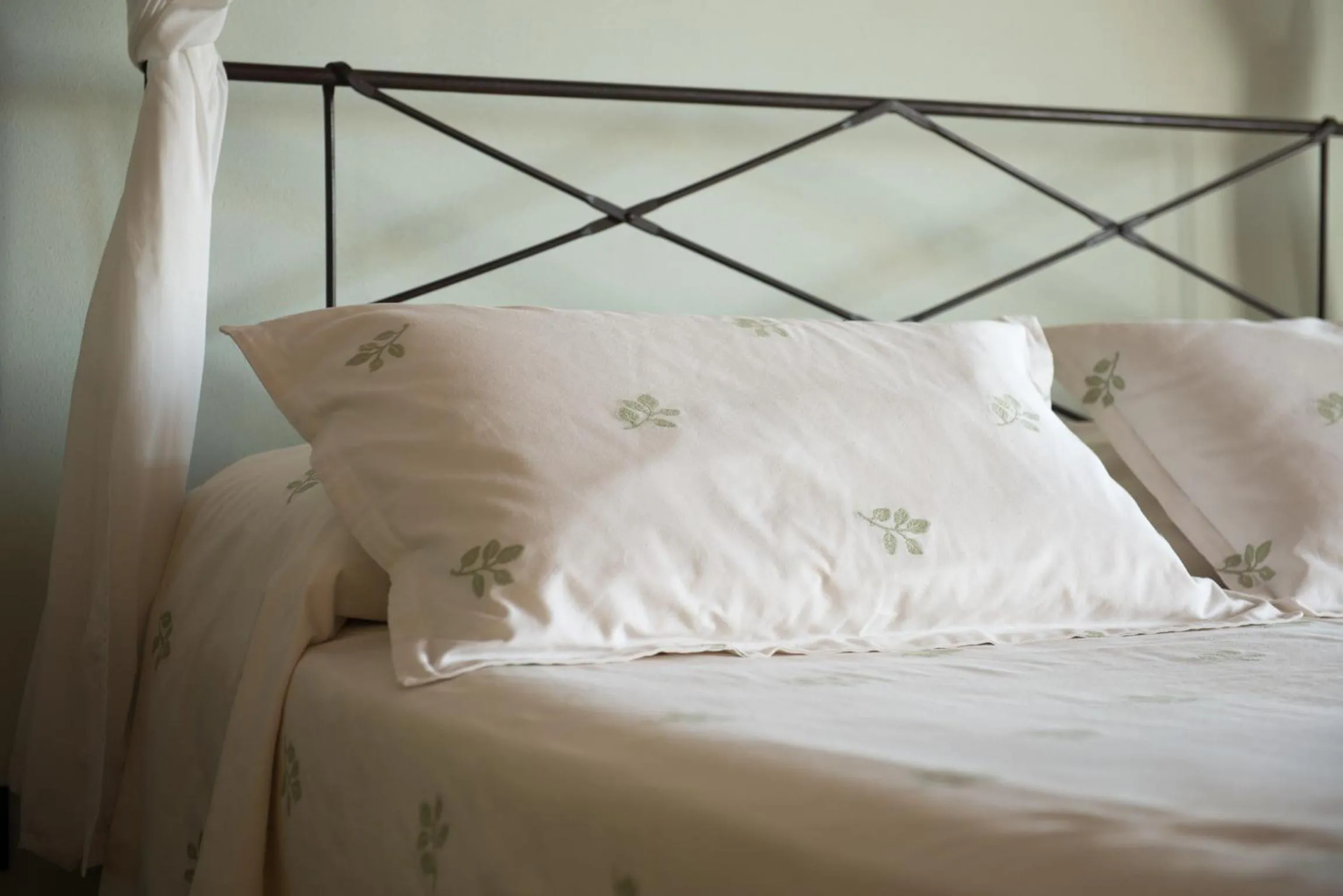 Decorative detail, Bed in Il Coltro