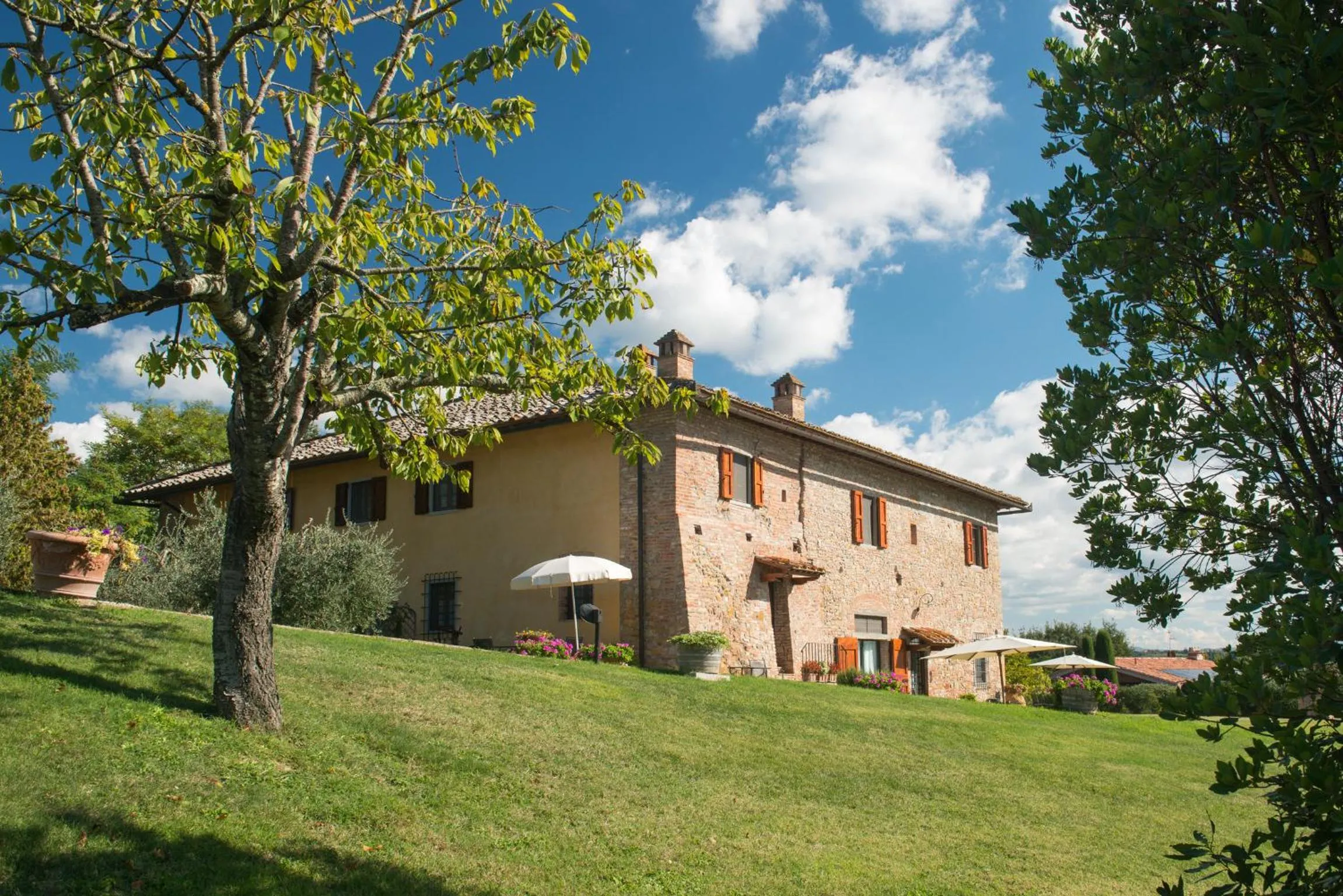 Property building in Il Coltro
