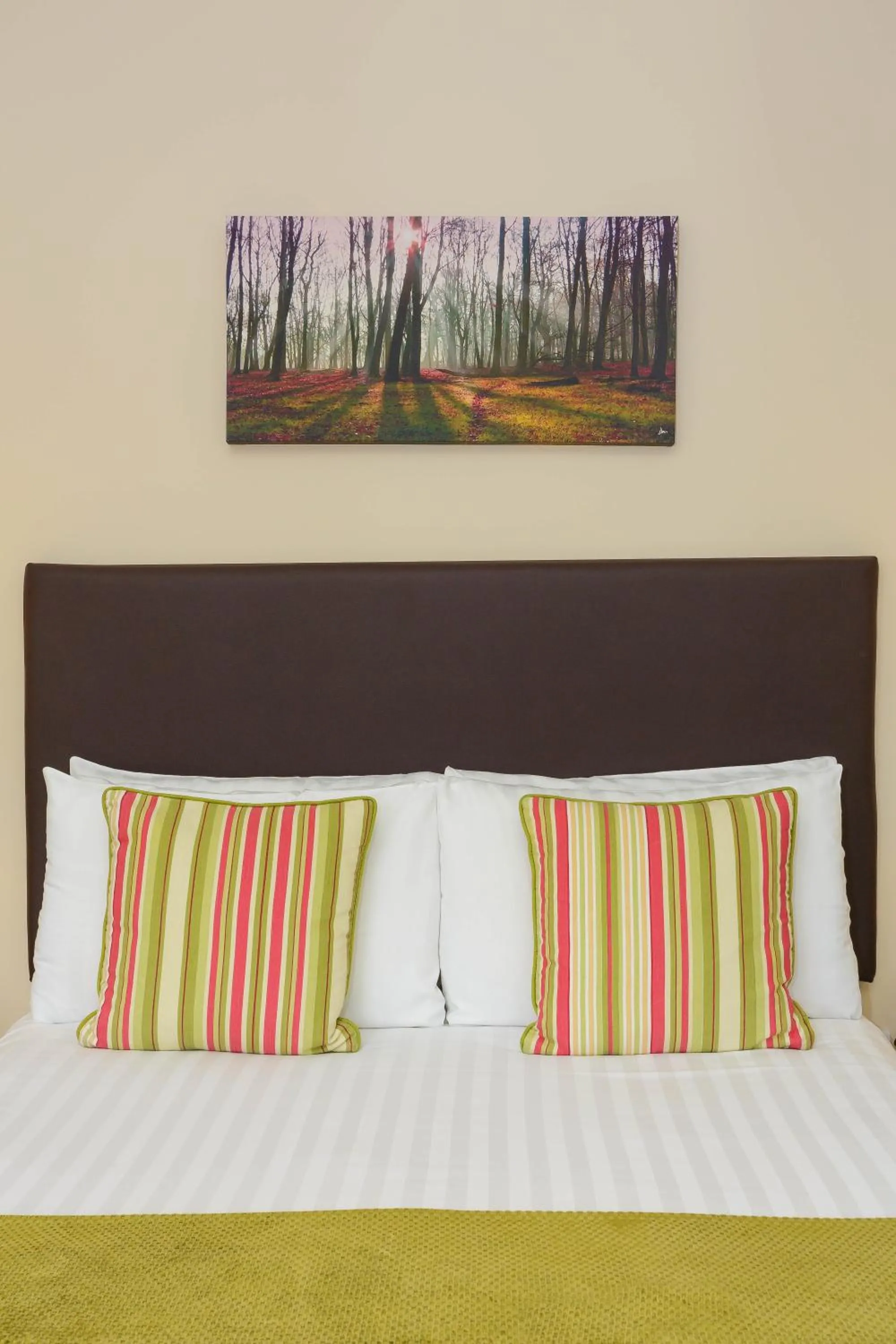 Bedroom, Bed in Ashville House