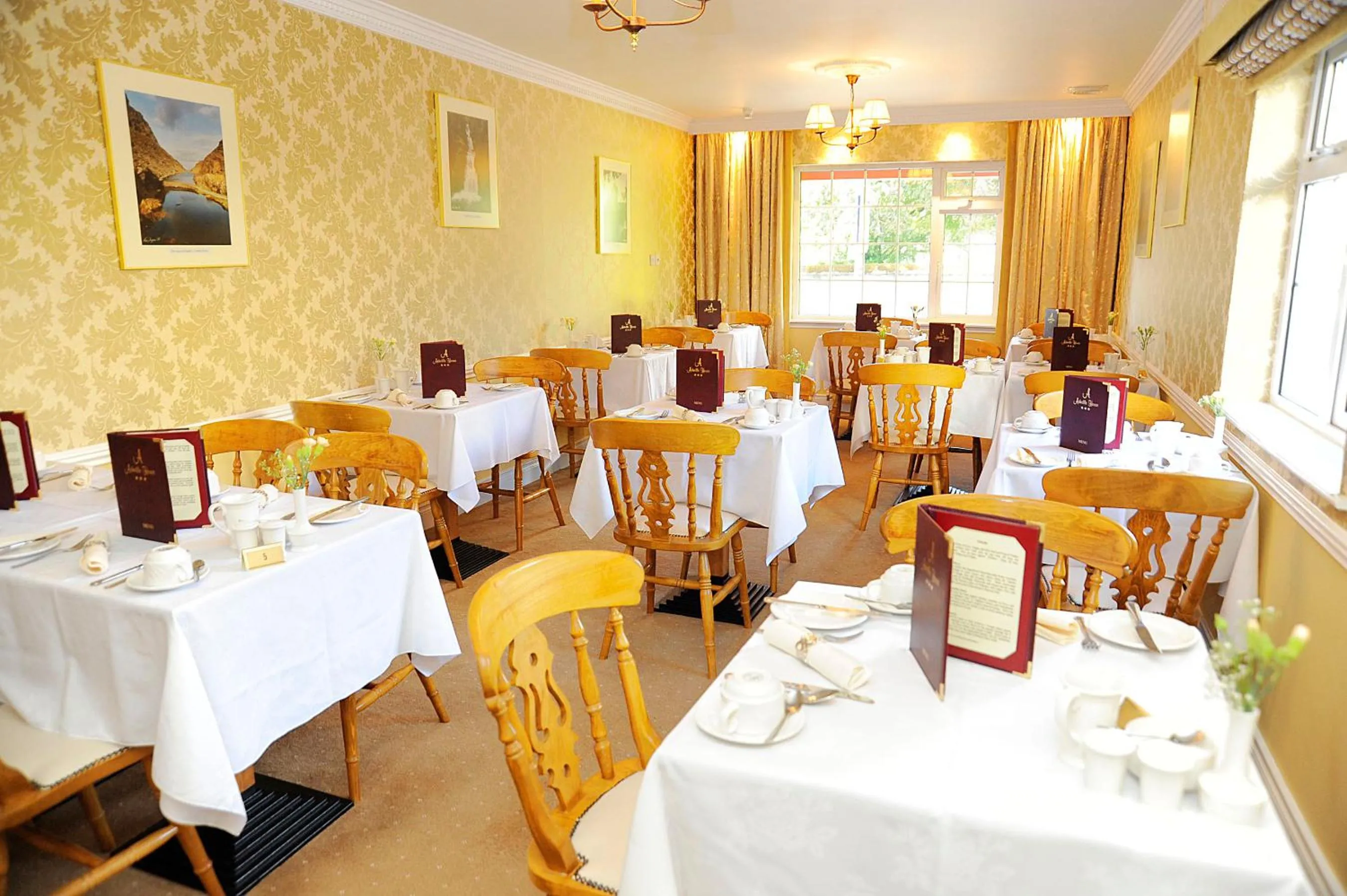Restaurant/places to eat in Ashville House