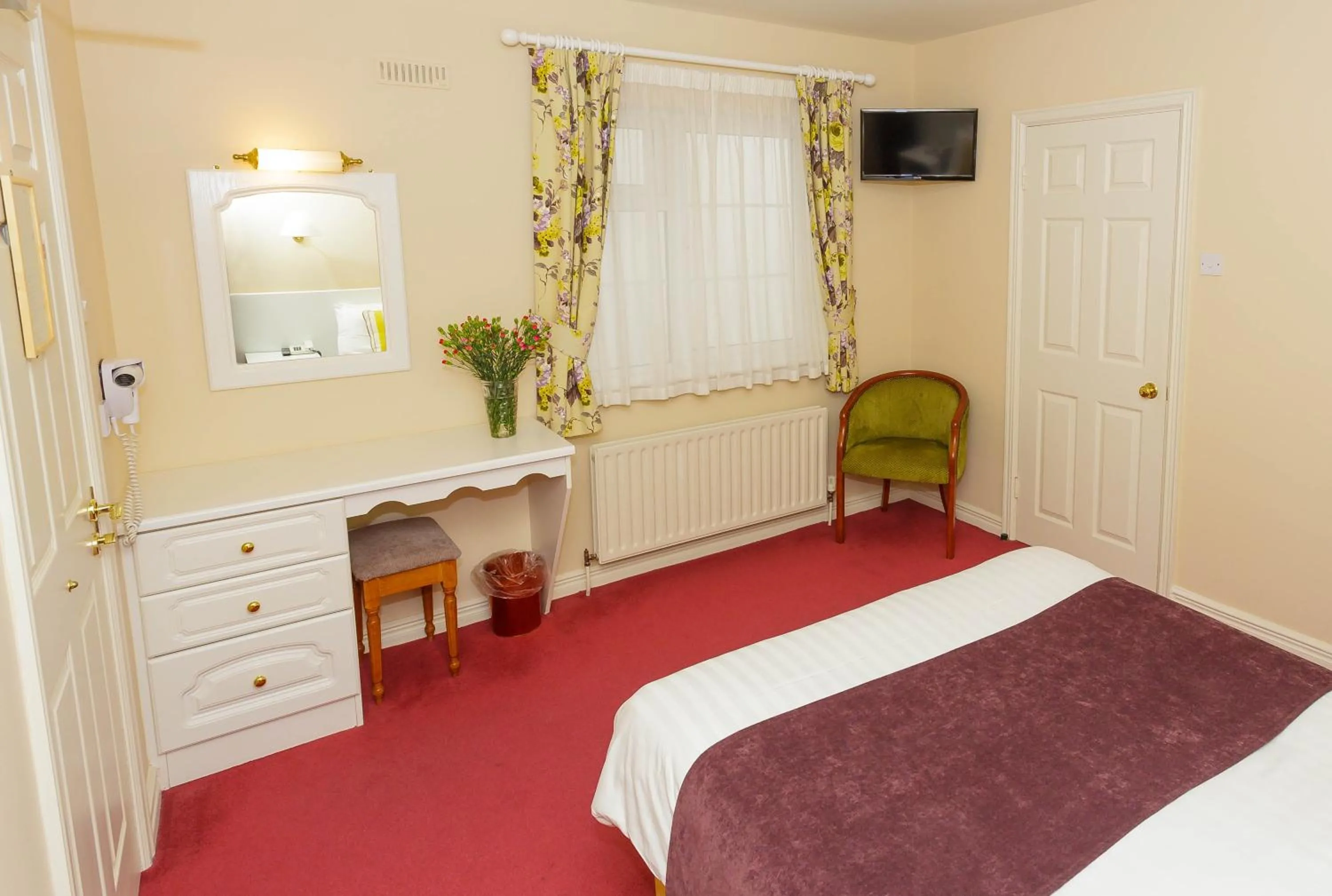Bedroom, Bed in Ashville House