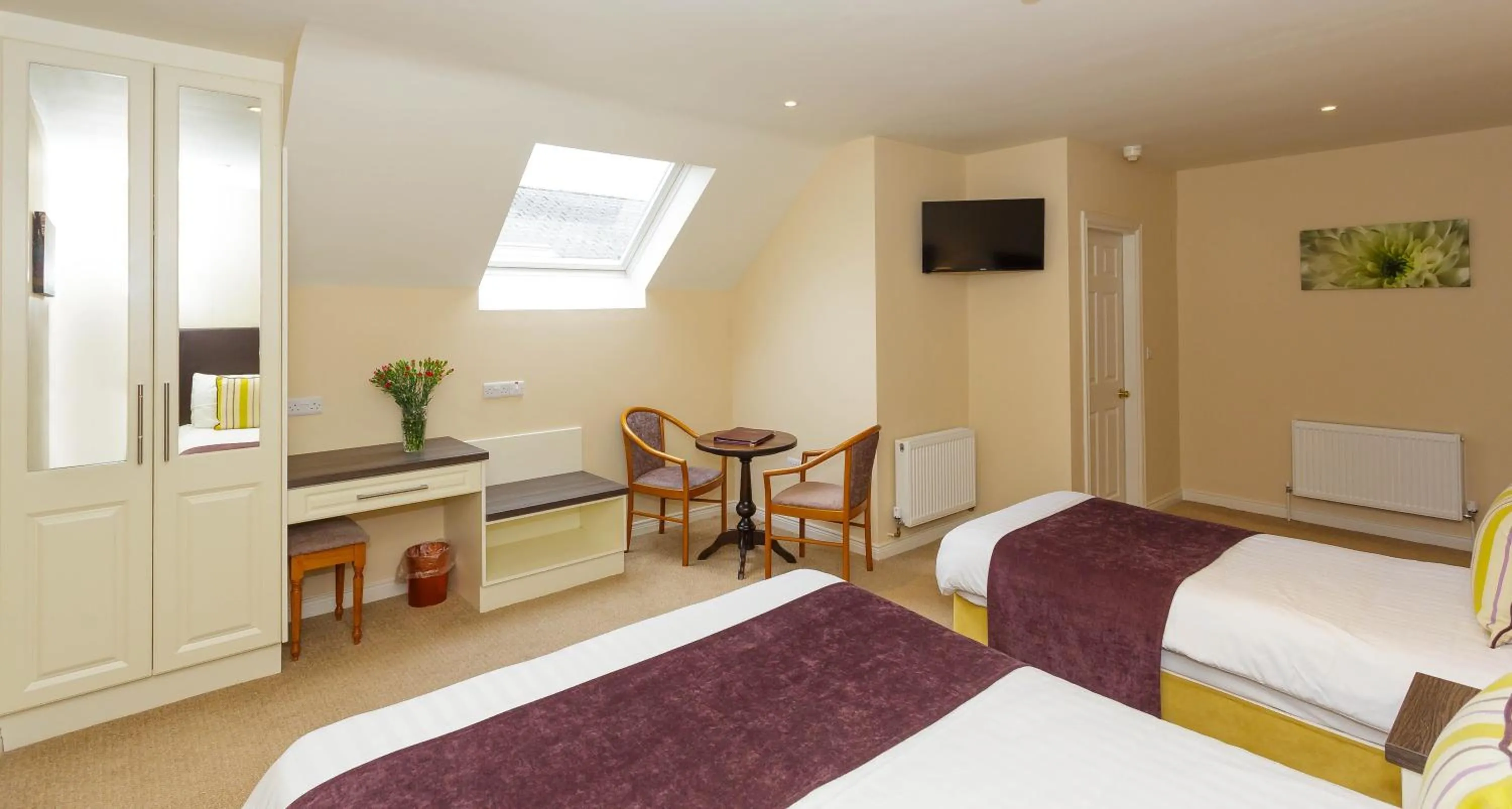 Bedroom, Bed in Ashville House