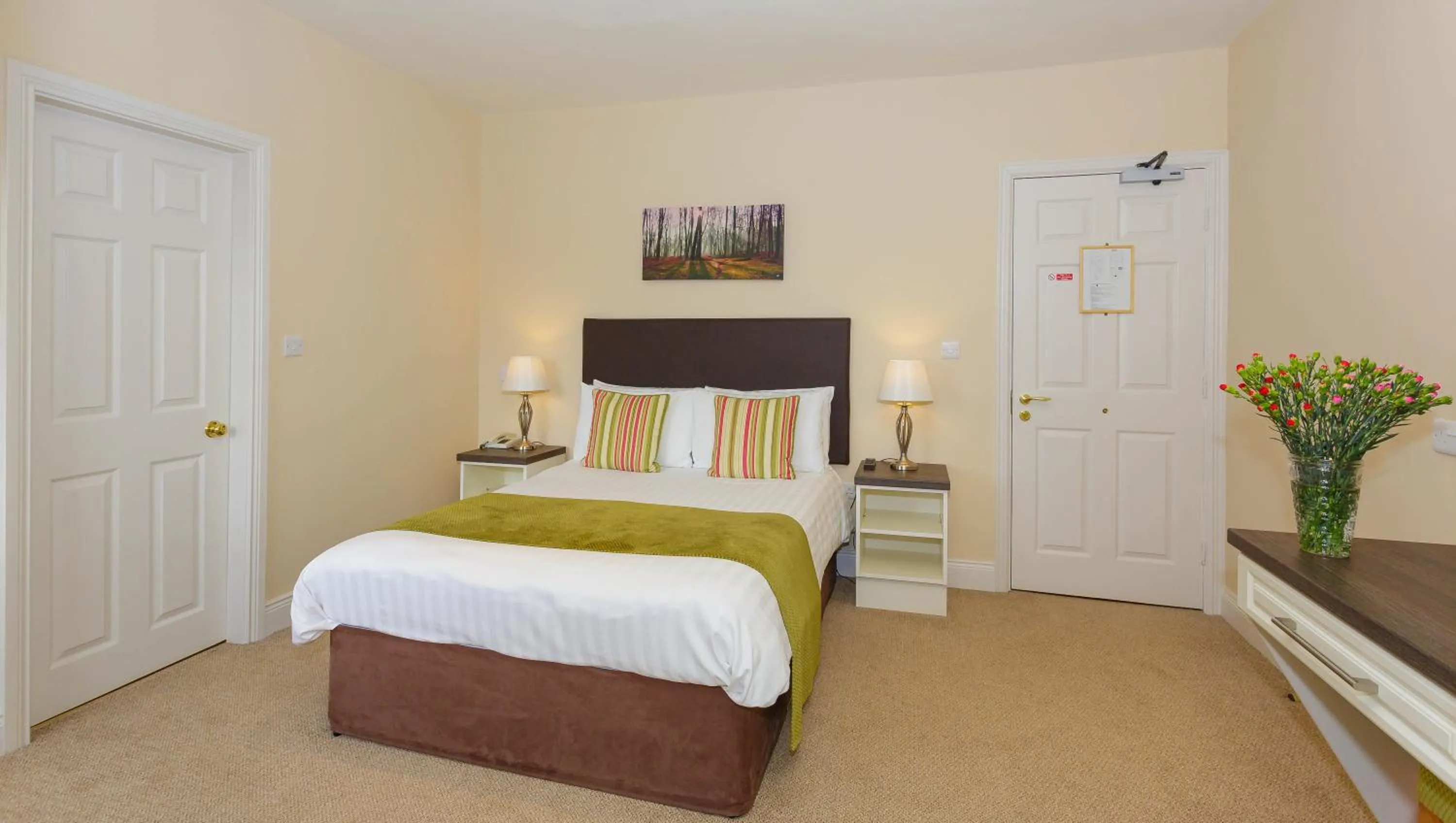 Bedroom, Bed in Ashville House