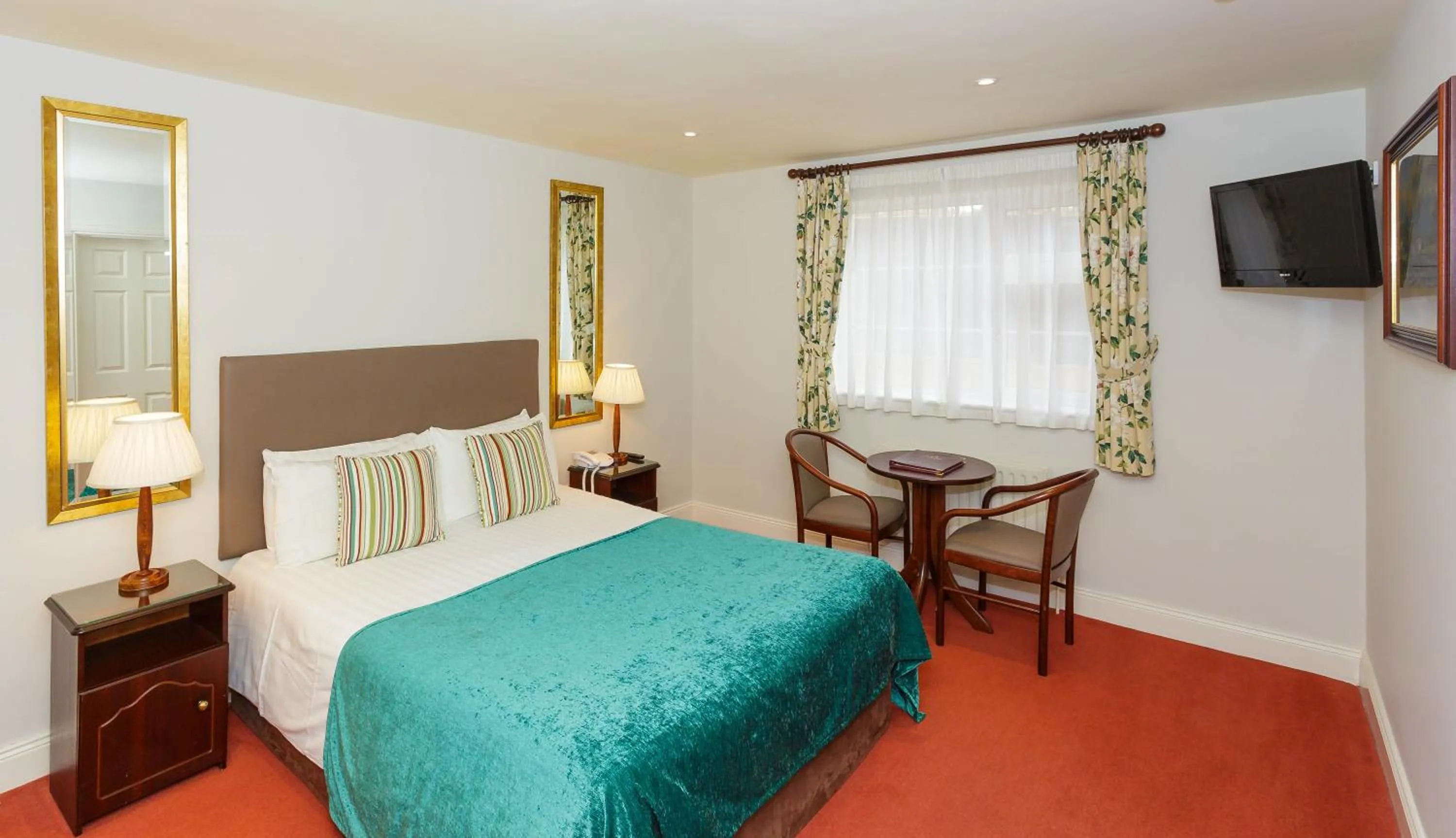 Bedroom, Bed in Ashville House
