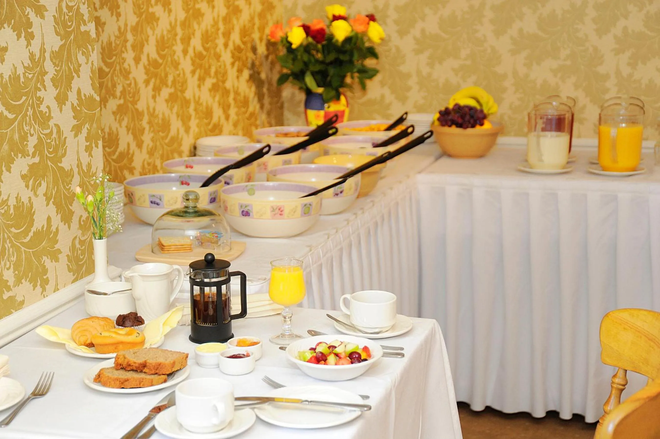 Restaurant/places to eat in Ashville House