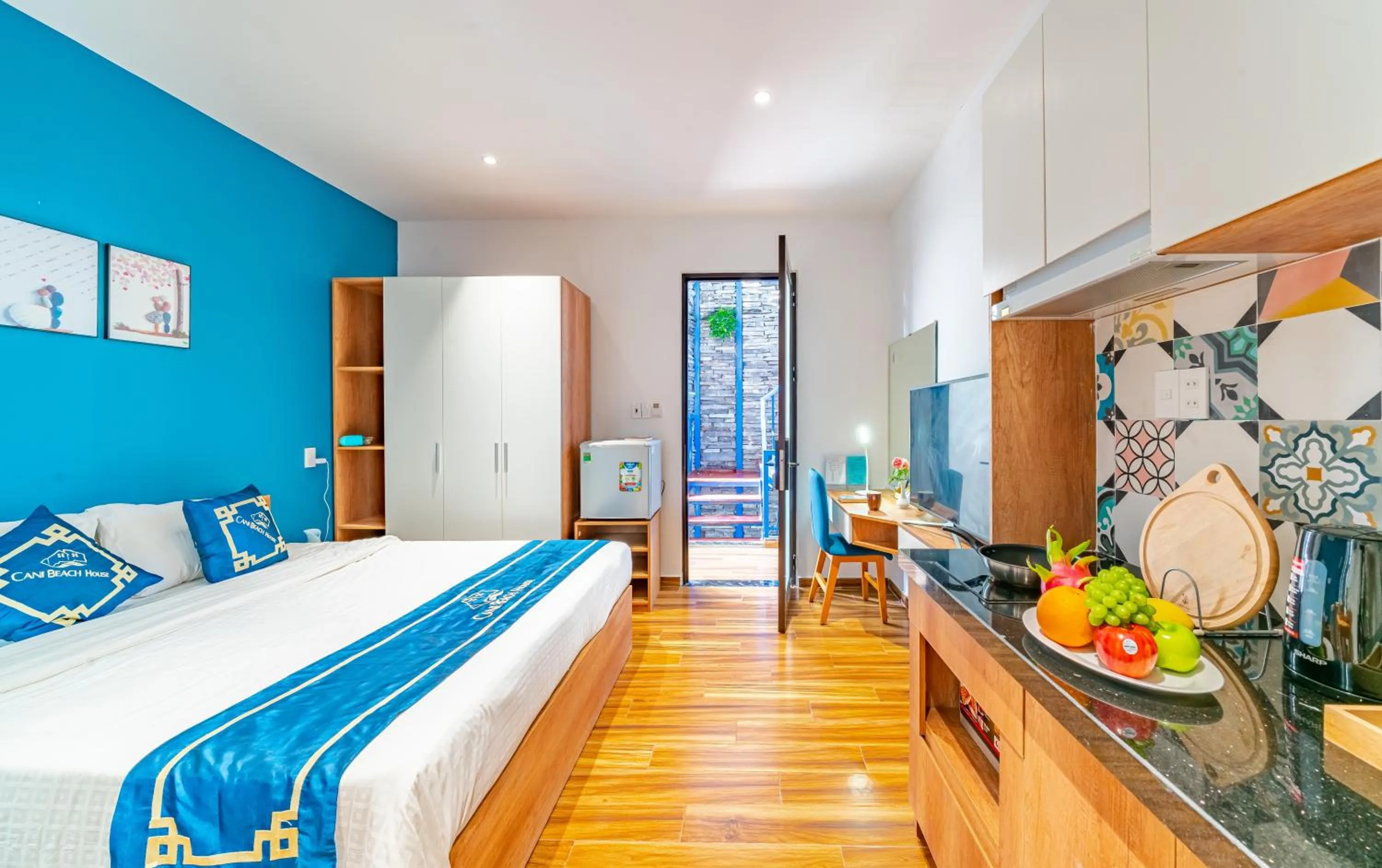 Photo of the whole room, Bed in Cani Beach House