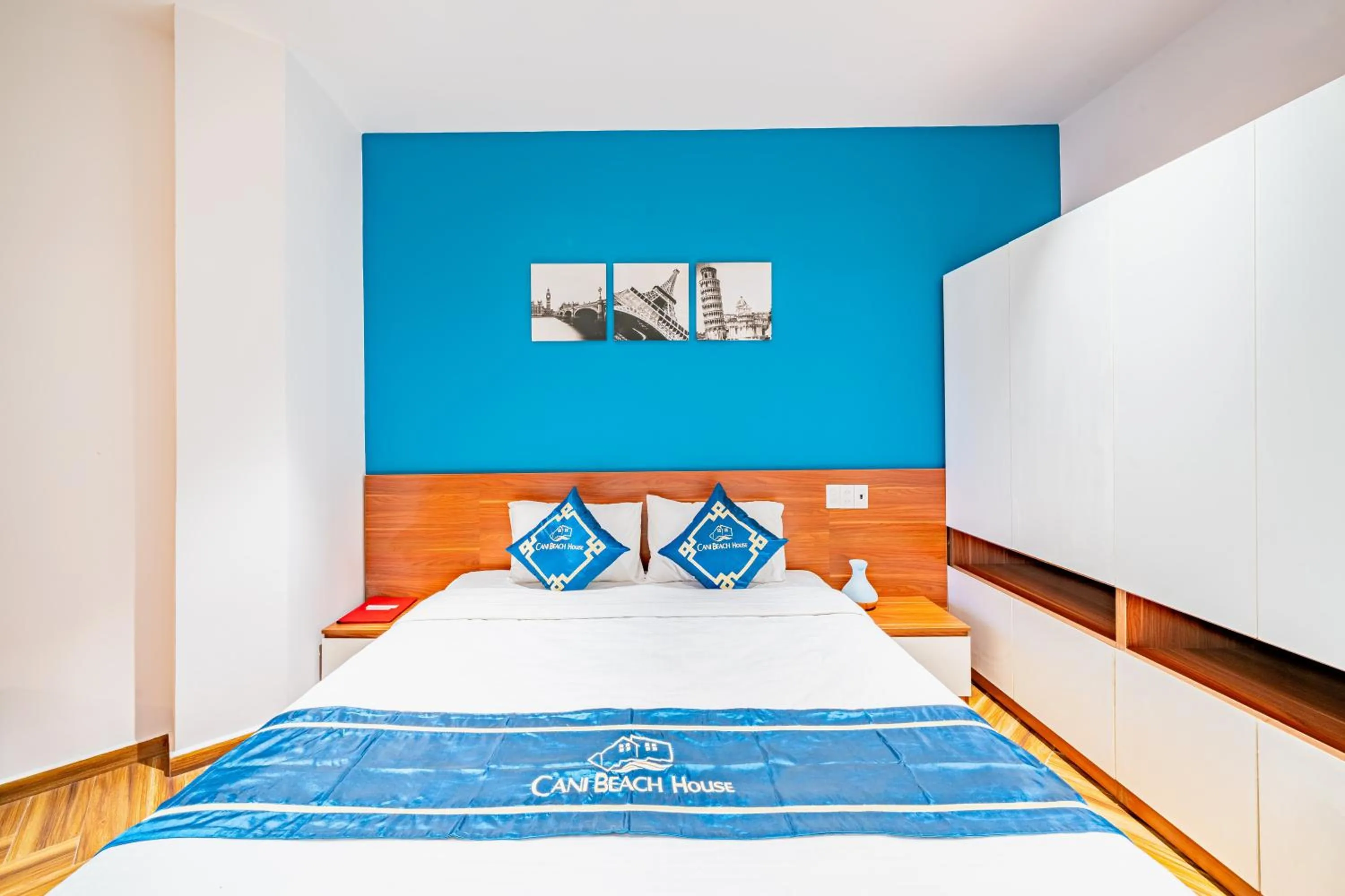 Bed in Cani Beach House