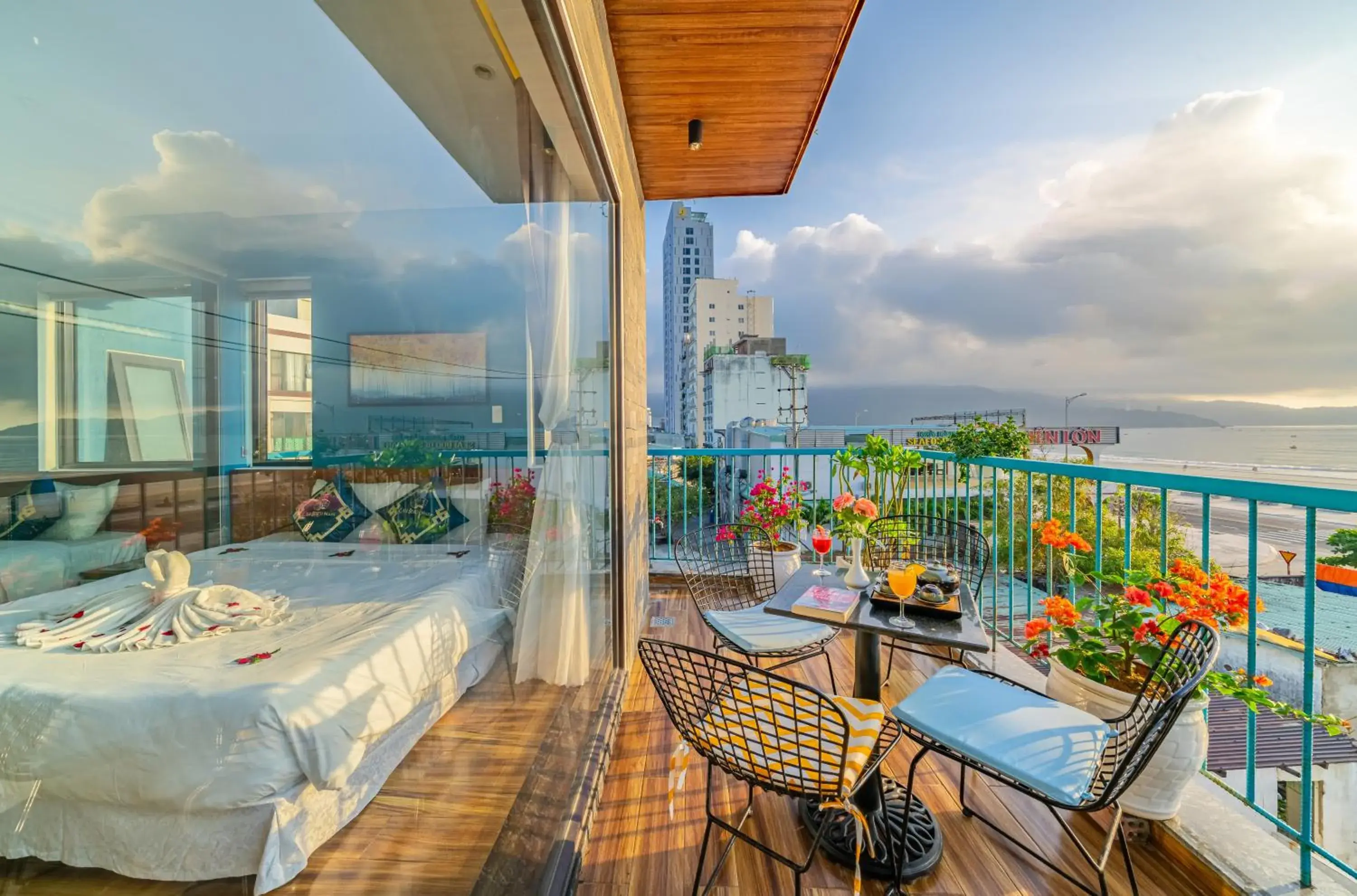 Family Room with Sea View in Cani Beach House Family Room with Sea View in Cani Beach House