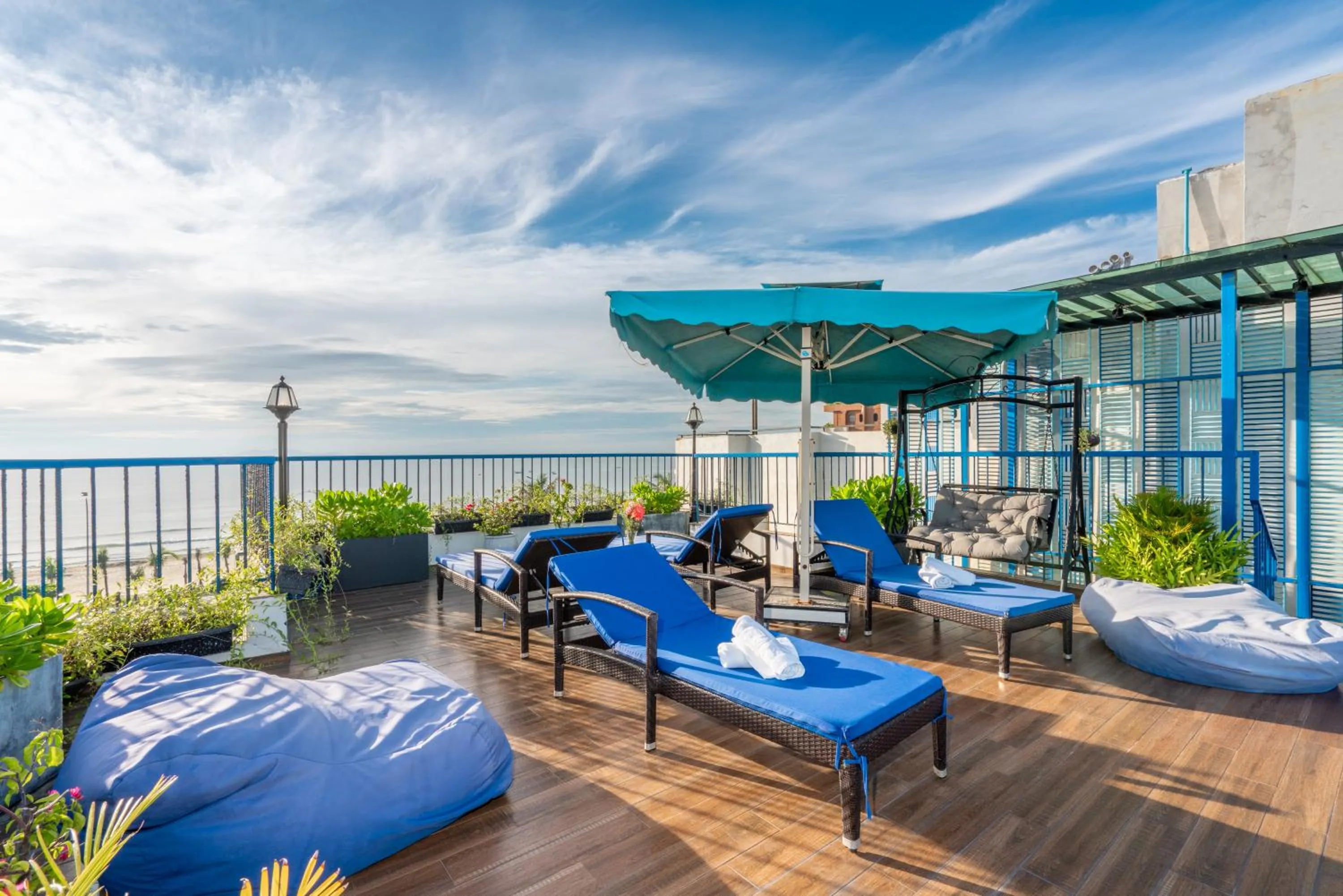 sunbed in Cani Beach House