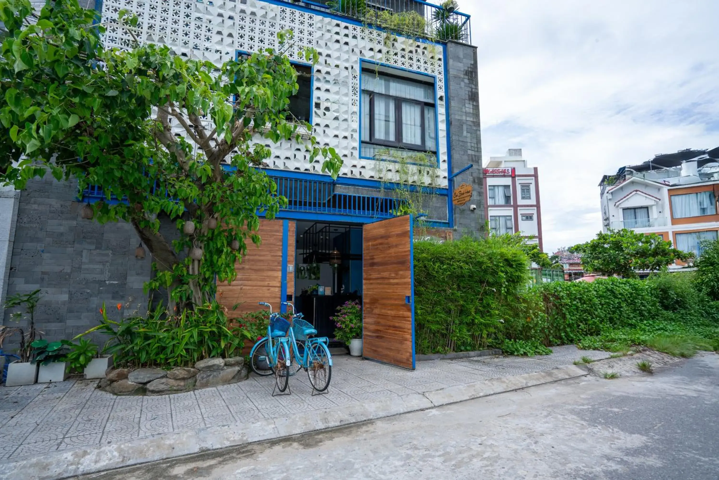 Facade/entrance in Cani Beach House Facade/entrance in Cani Beach House