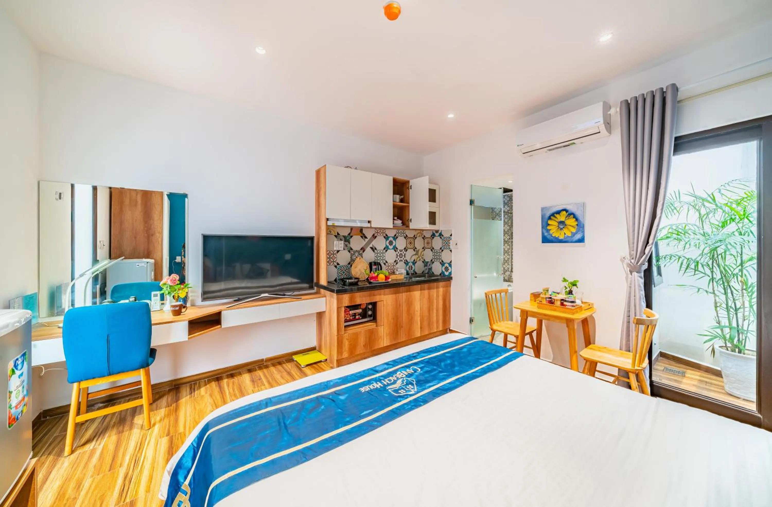 Photo of the whole room, Bed in Cani Beach House