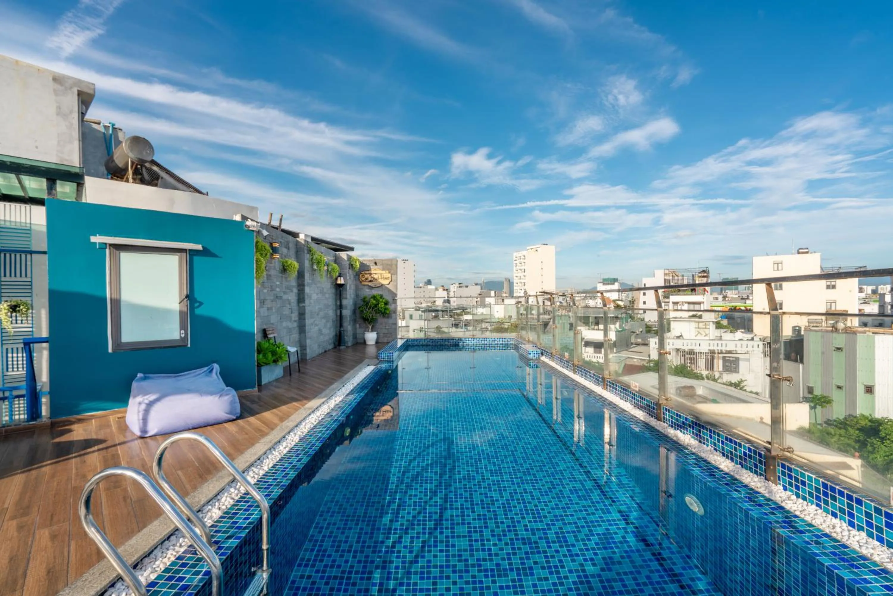 Swimming pool in Cani Beach House