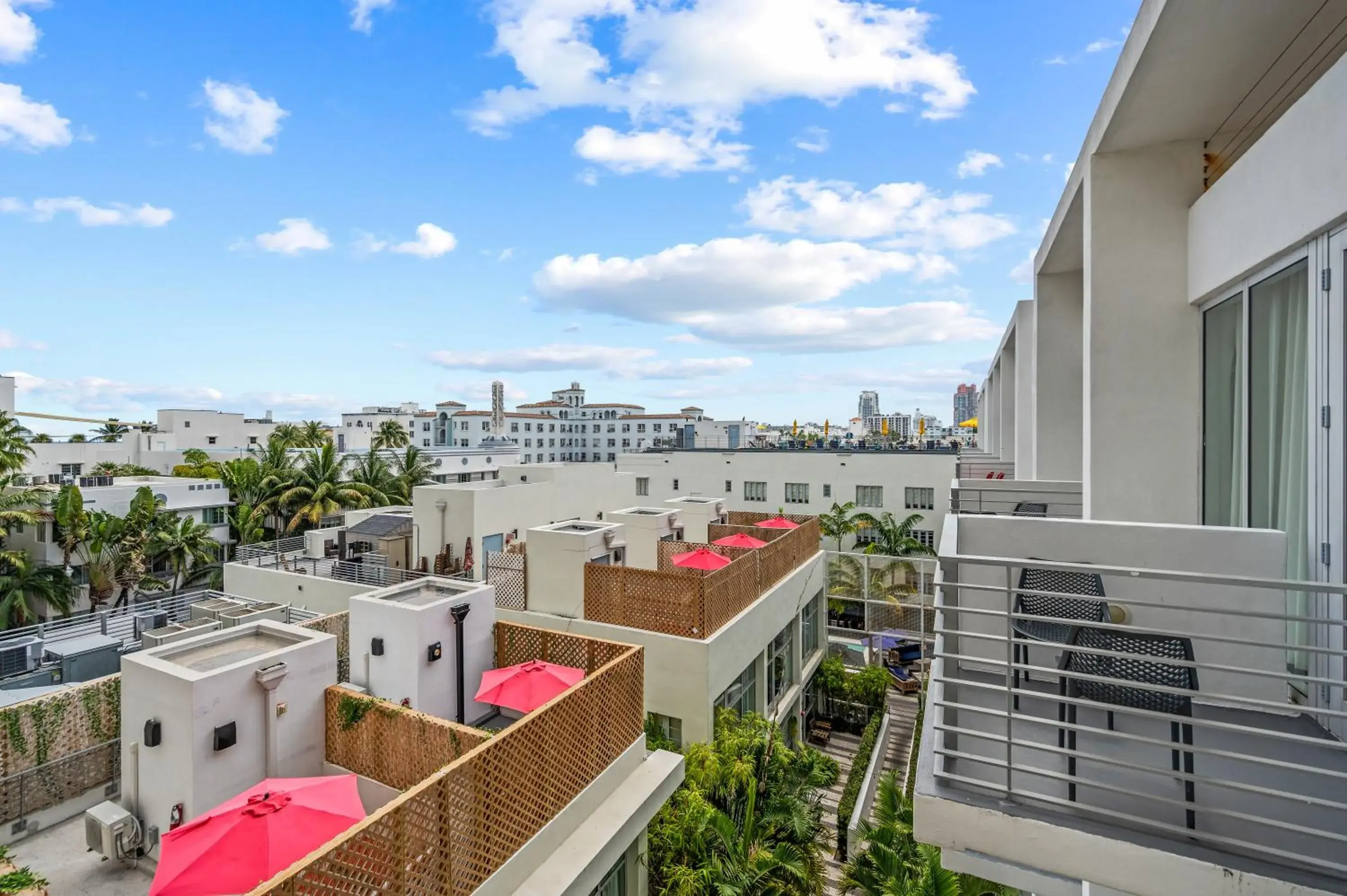 King Suite with Balcony and Bathtub in The Fairwind Hotel King Suite with Balcony and Bathtub in The Fairwind Hotel