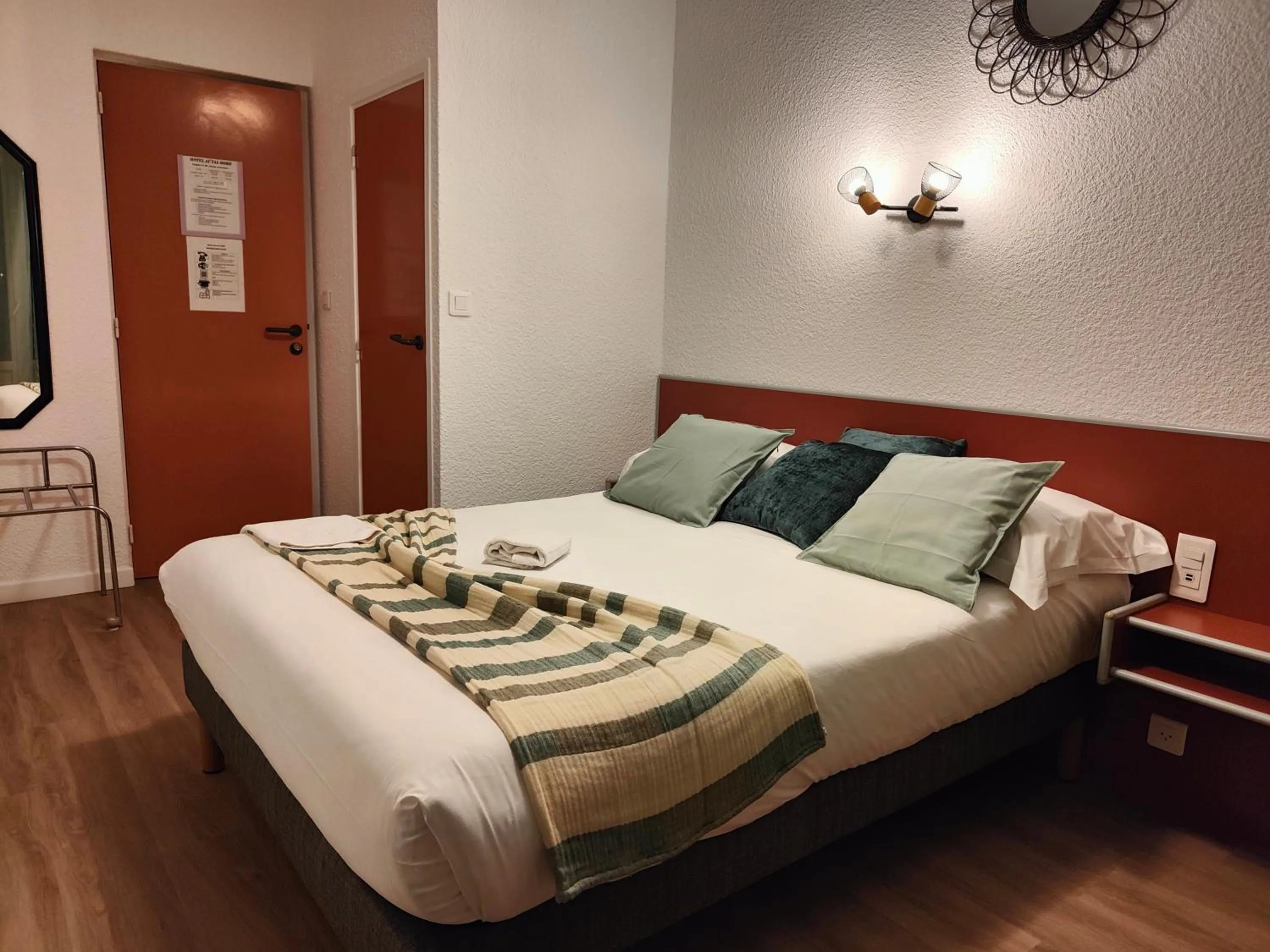 Bed in Hotel Au Val Doré