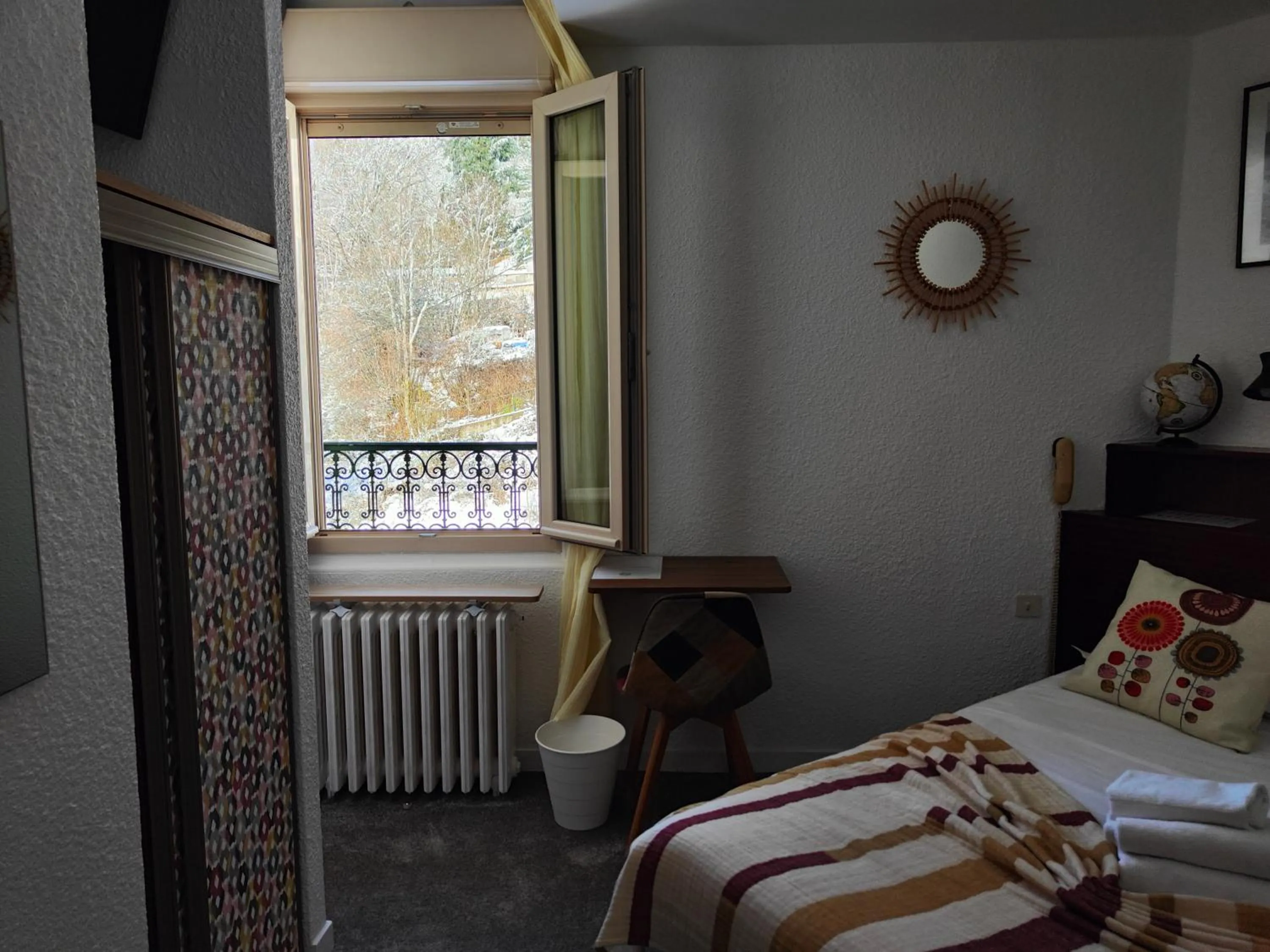 Bed in Hotel Au Val Doré