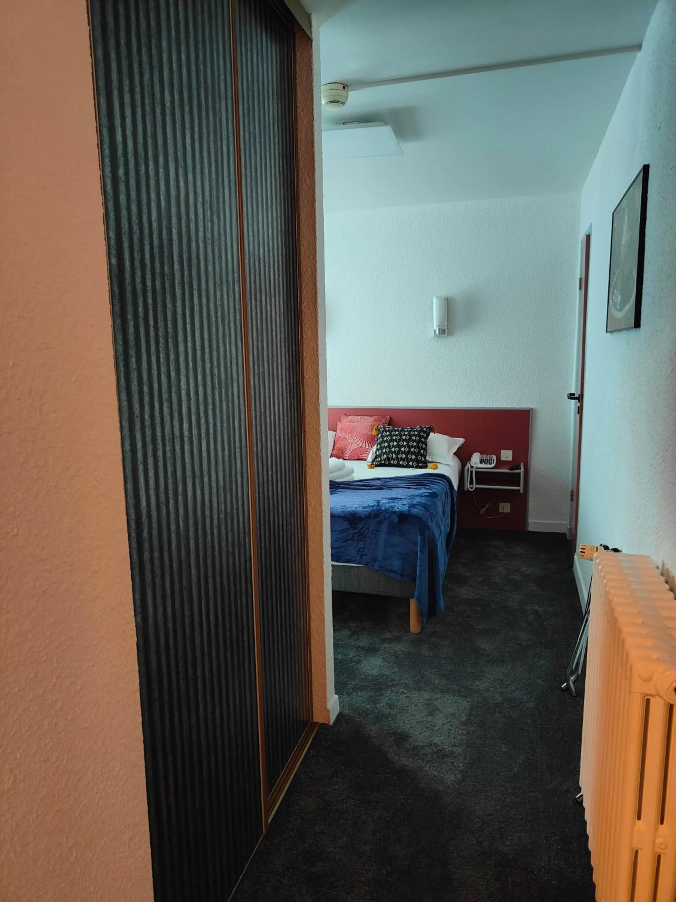 Bedroom, Bed in Hotel Au Val Doré