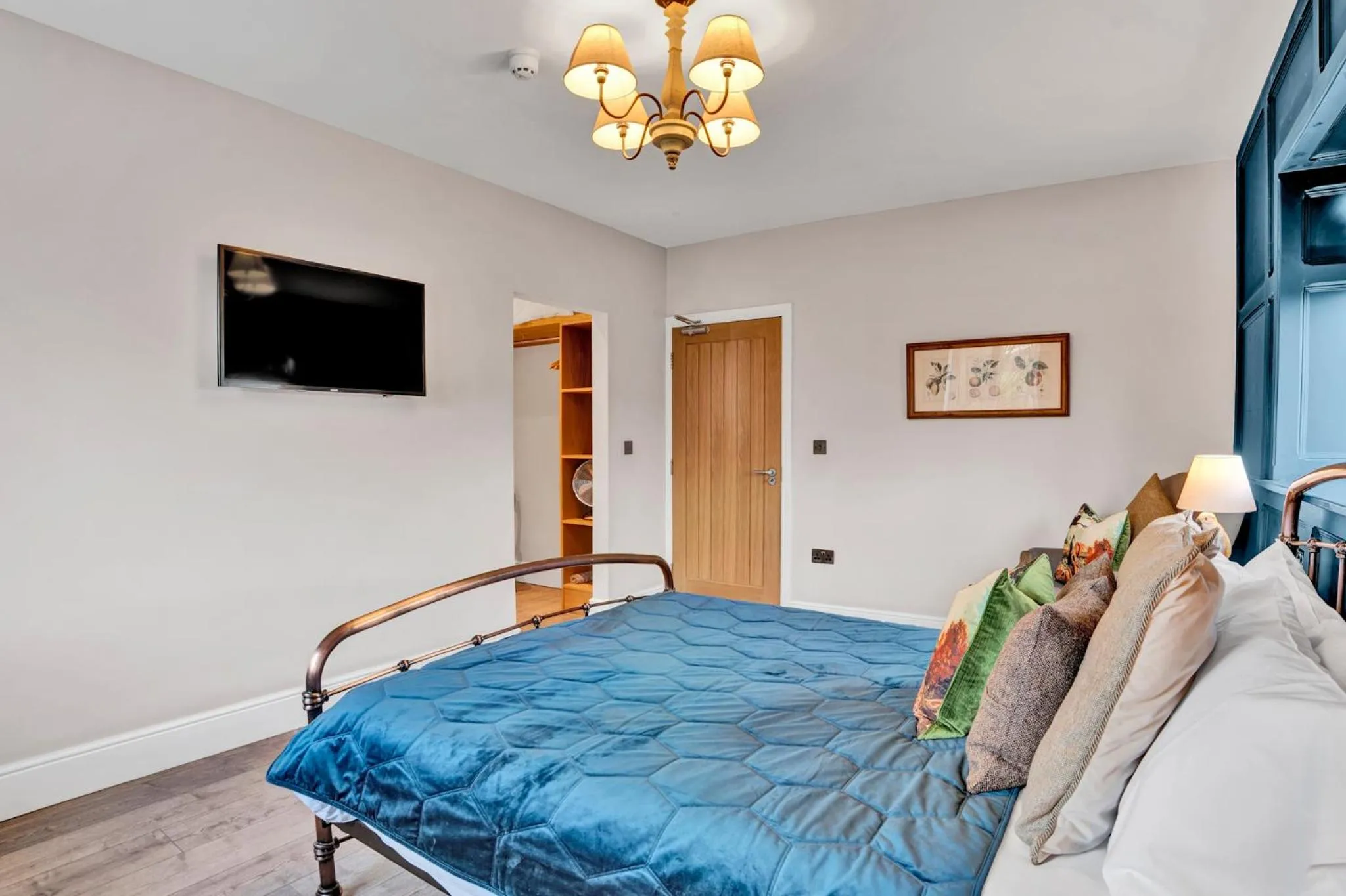 Bed in Pyes Mill Hotel Conder Green