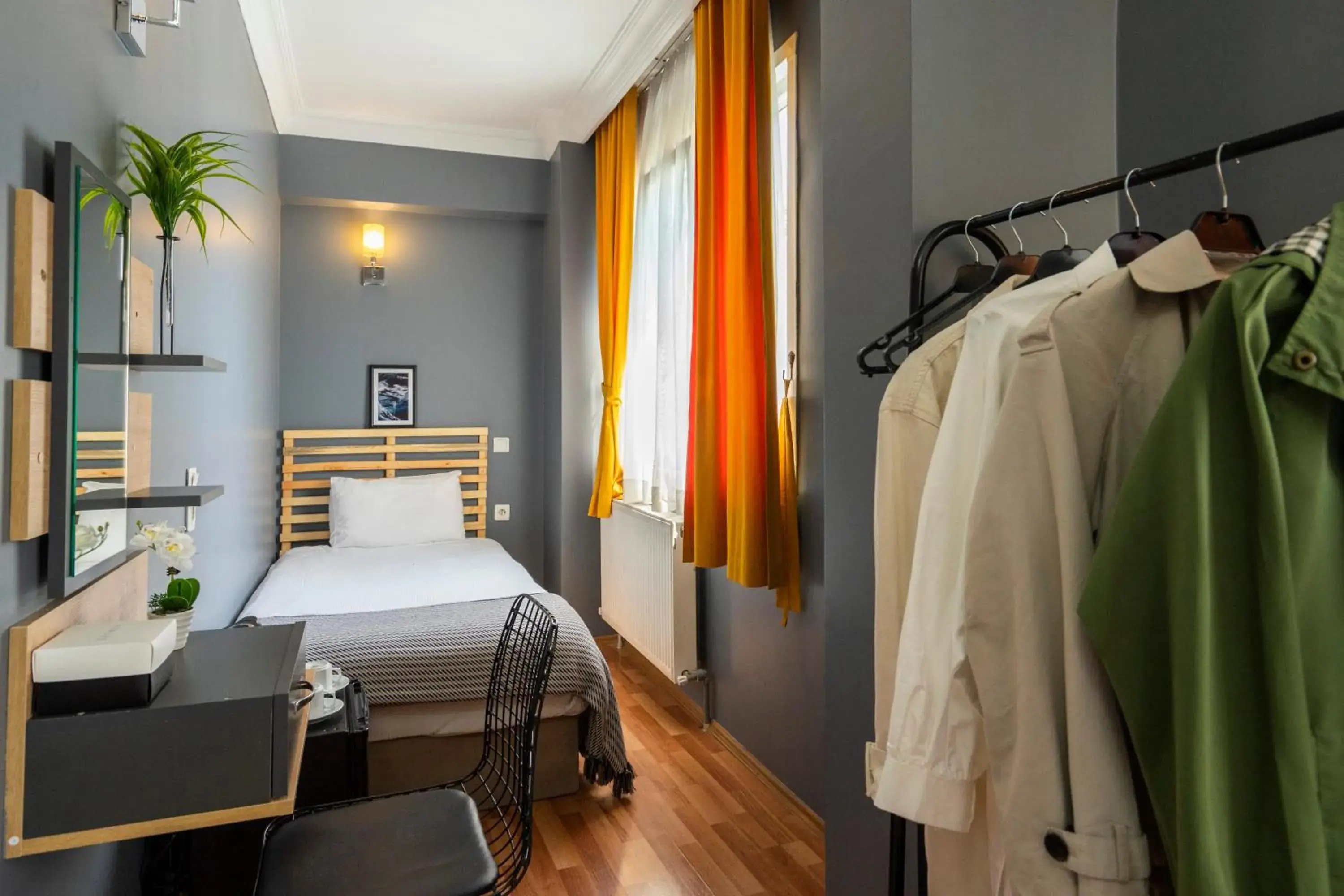 Superior Triple Room with Sea View in Sayeban Hotel Istanbul Superior Triple Room with Sea View in Sayeban Hotel Istanbul