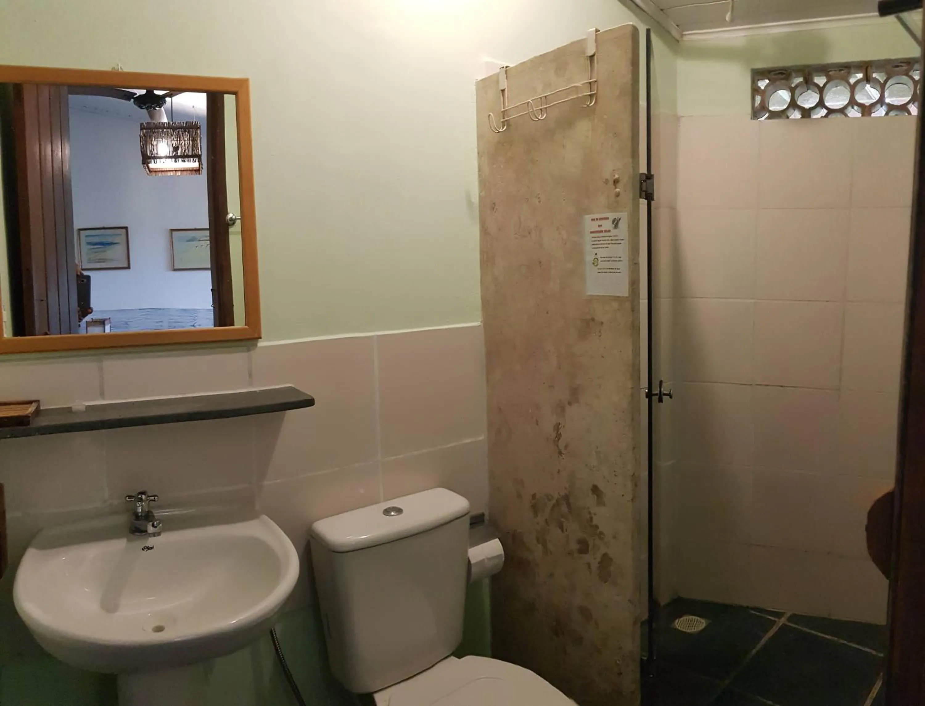 Bathroom in Pousada Bucaneiros