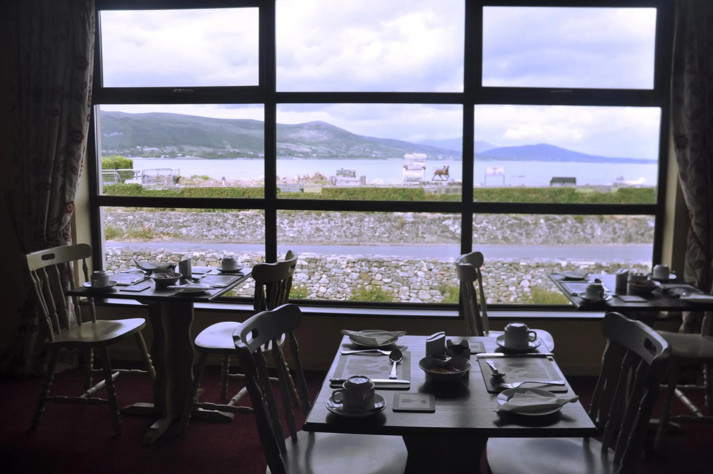 Restaurant/places to eat in Shalom